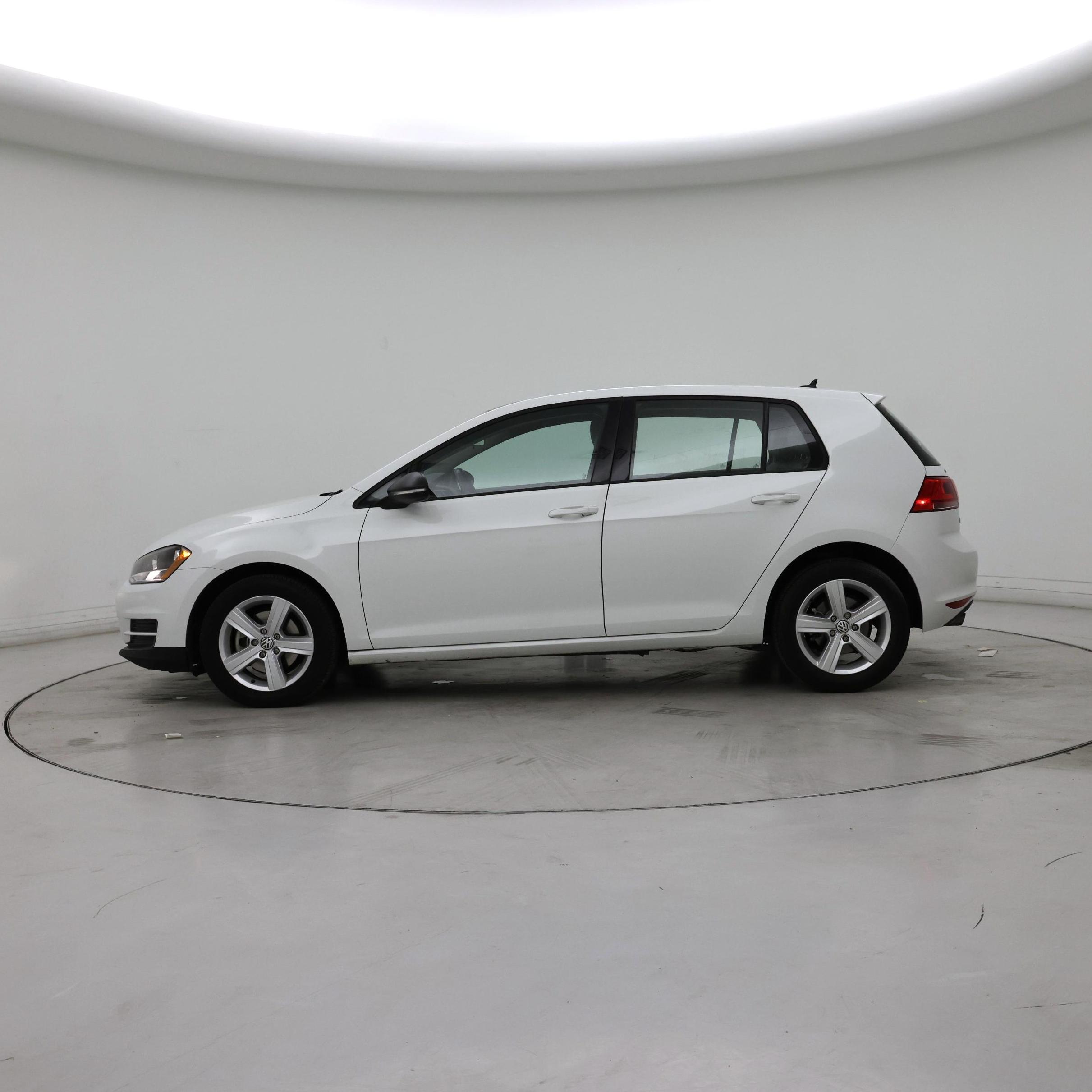 Thumbnail: 2017 Volkswagen Golf - 3