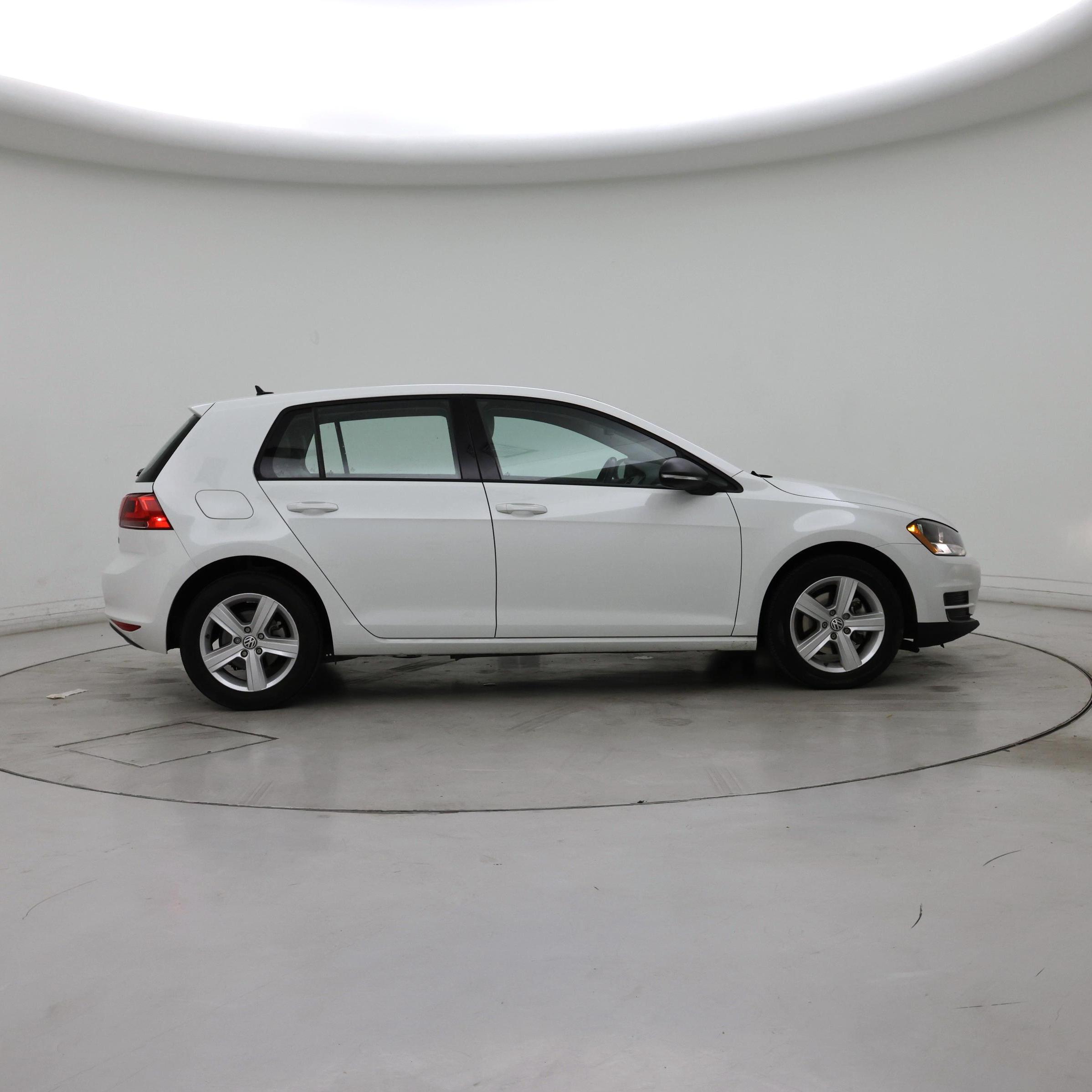 Thumbnail: 2017 Volkswagen Golf - 7