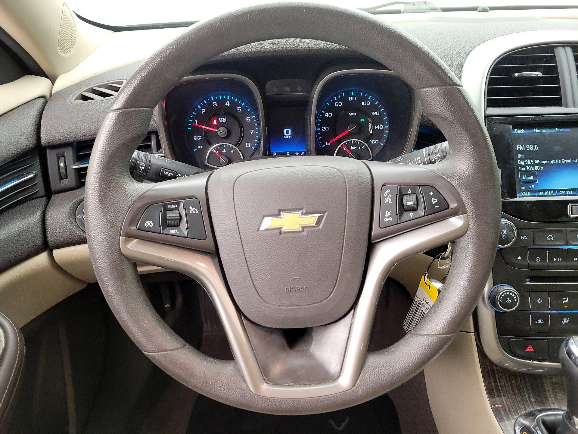 Thumbnail: 2015 Chevrolet Malibu - 10