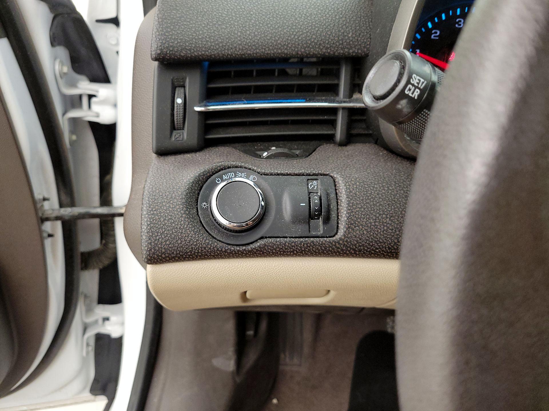 Thumbnail: 2015 Chevrolet Malibu - 13