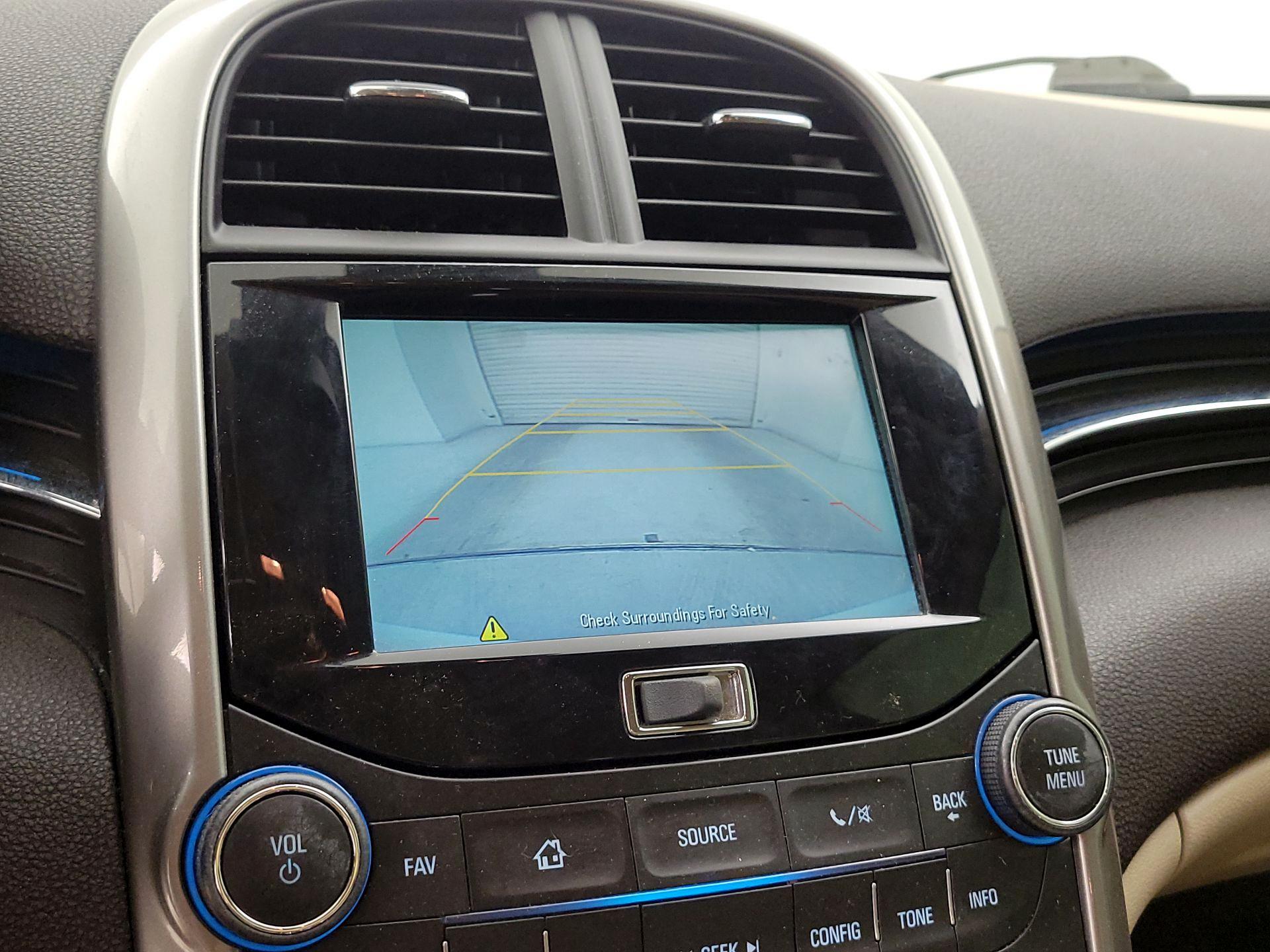 Thumbnail: 2015 Chevrolet Malibu - 14