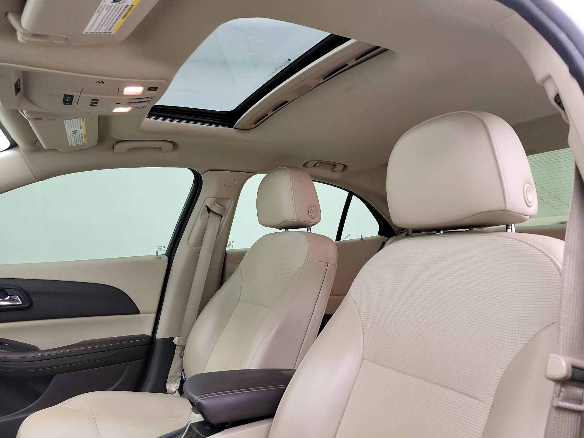 Thumbnail: 2015 Chevrolet Malibu - 18