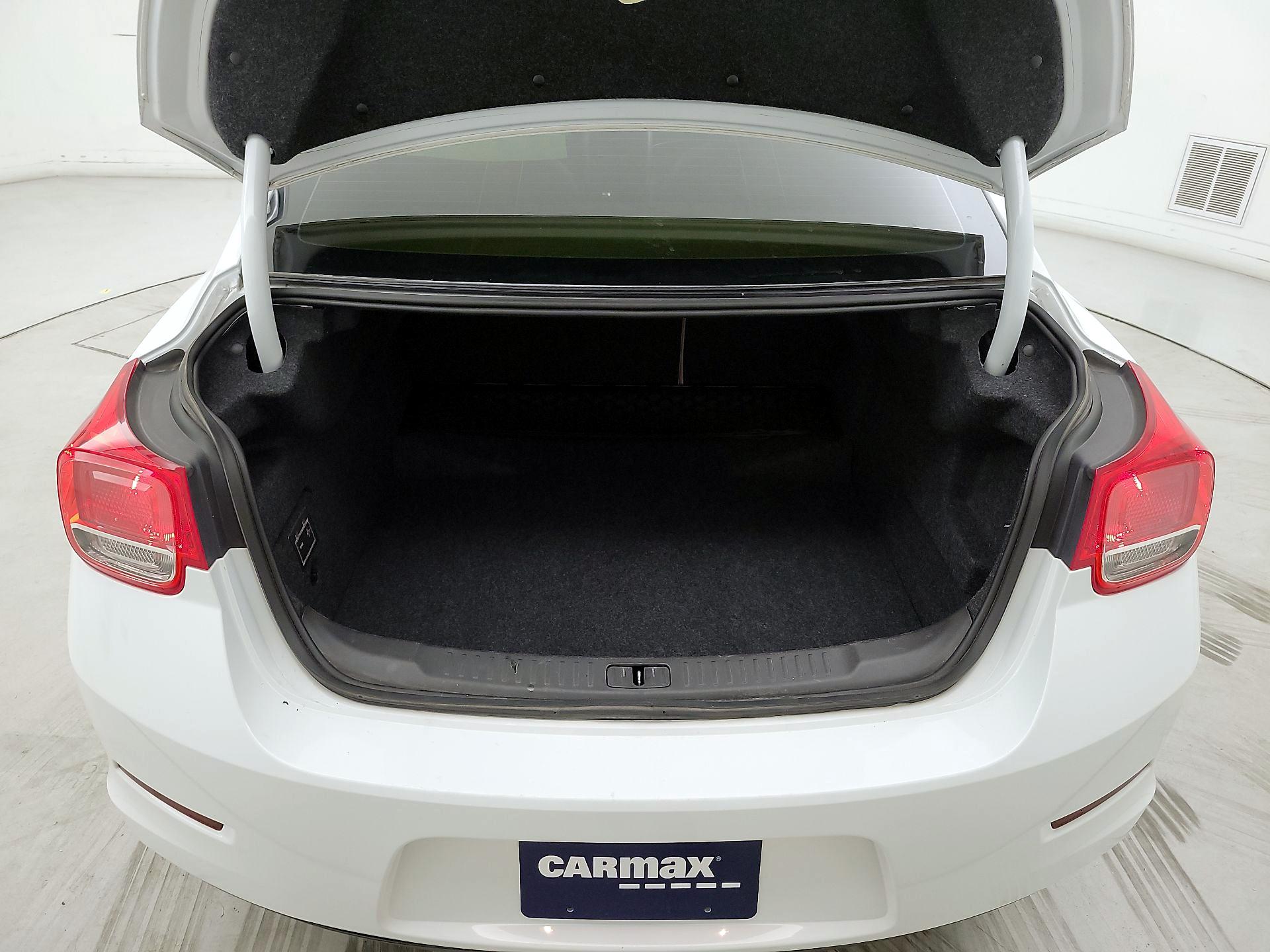 Thumbnail: 2015 Chevrolet Malibu - 20