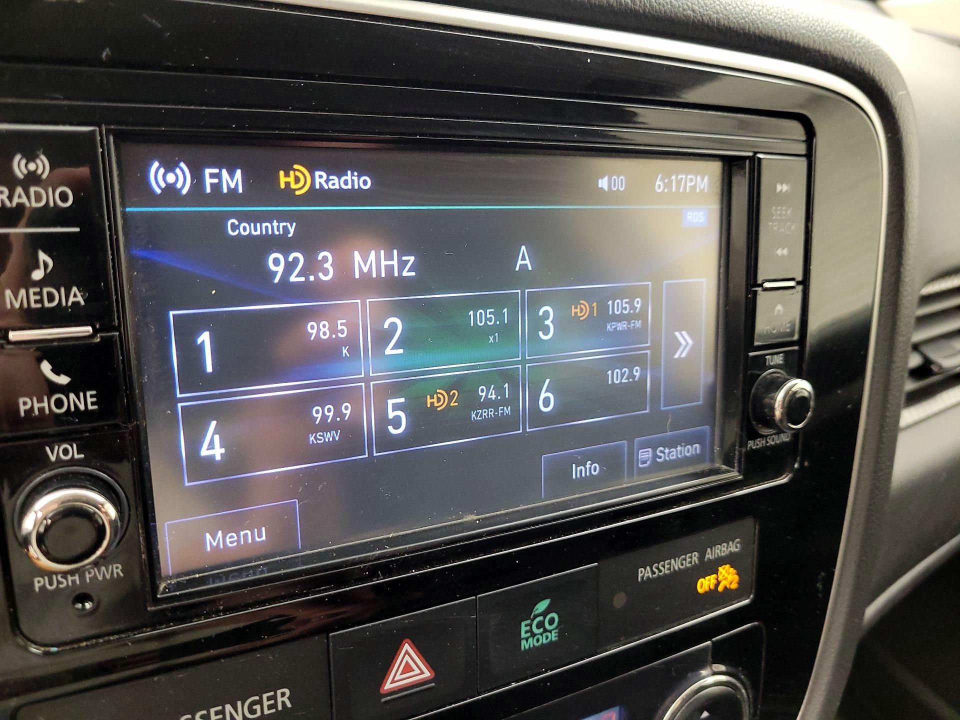 Thumbnail: 2018 Mitsubishi Outlander - 13