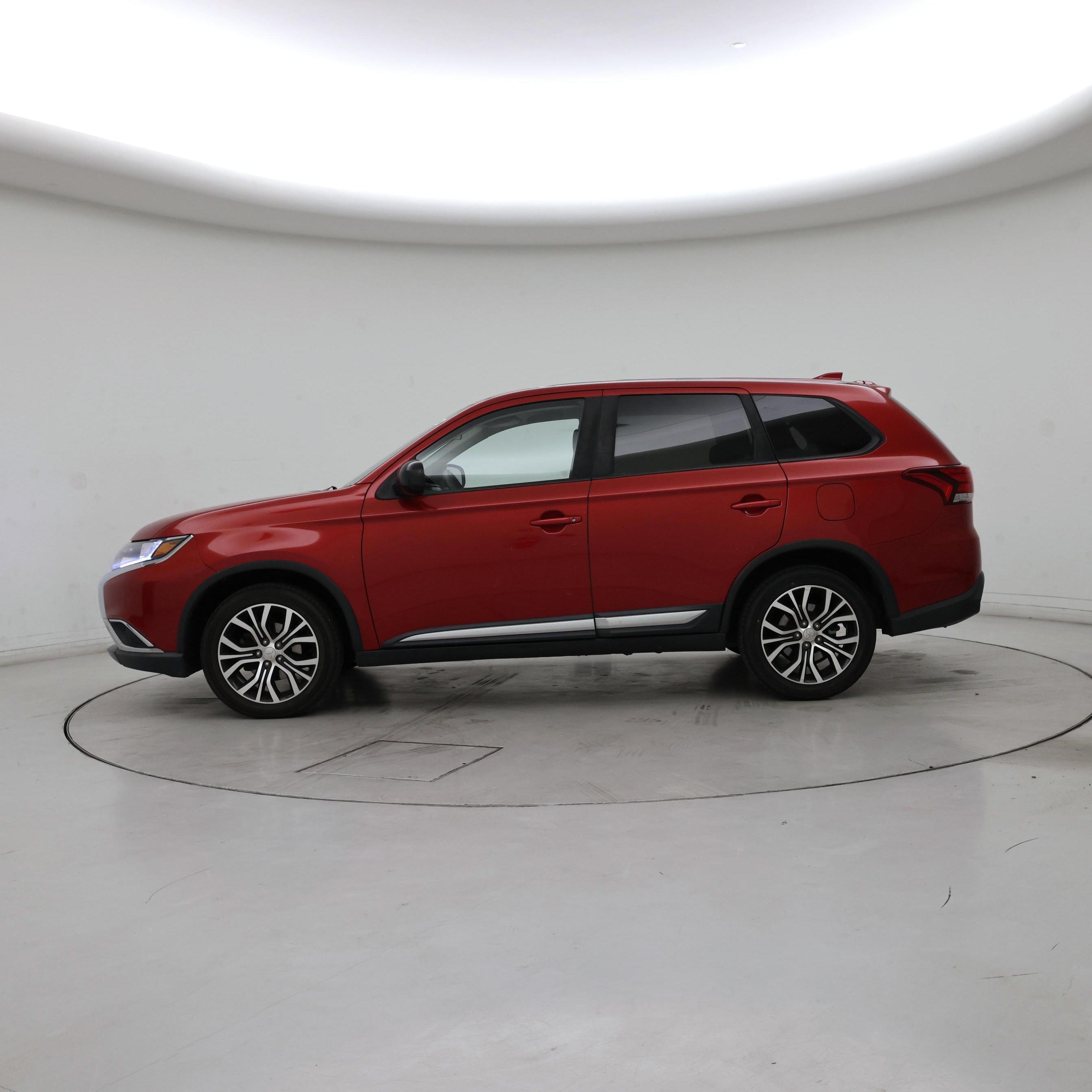 Thumbnail: 2018 Mitsubishi Outlander - 3