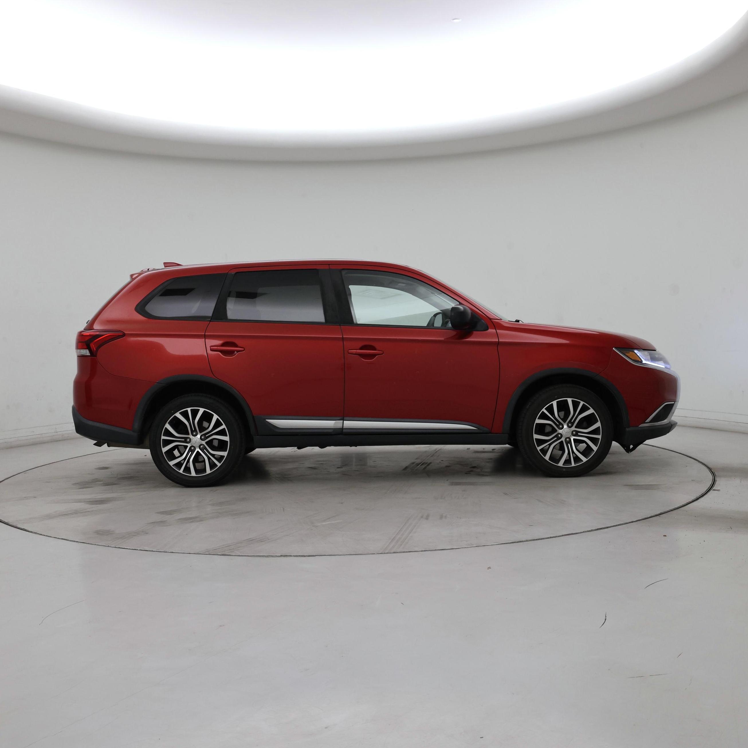 Thumbnail: 2018 Mitsubishi Outlander - 7