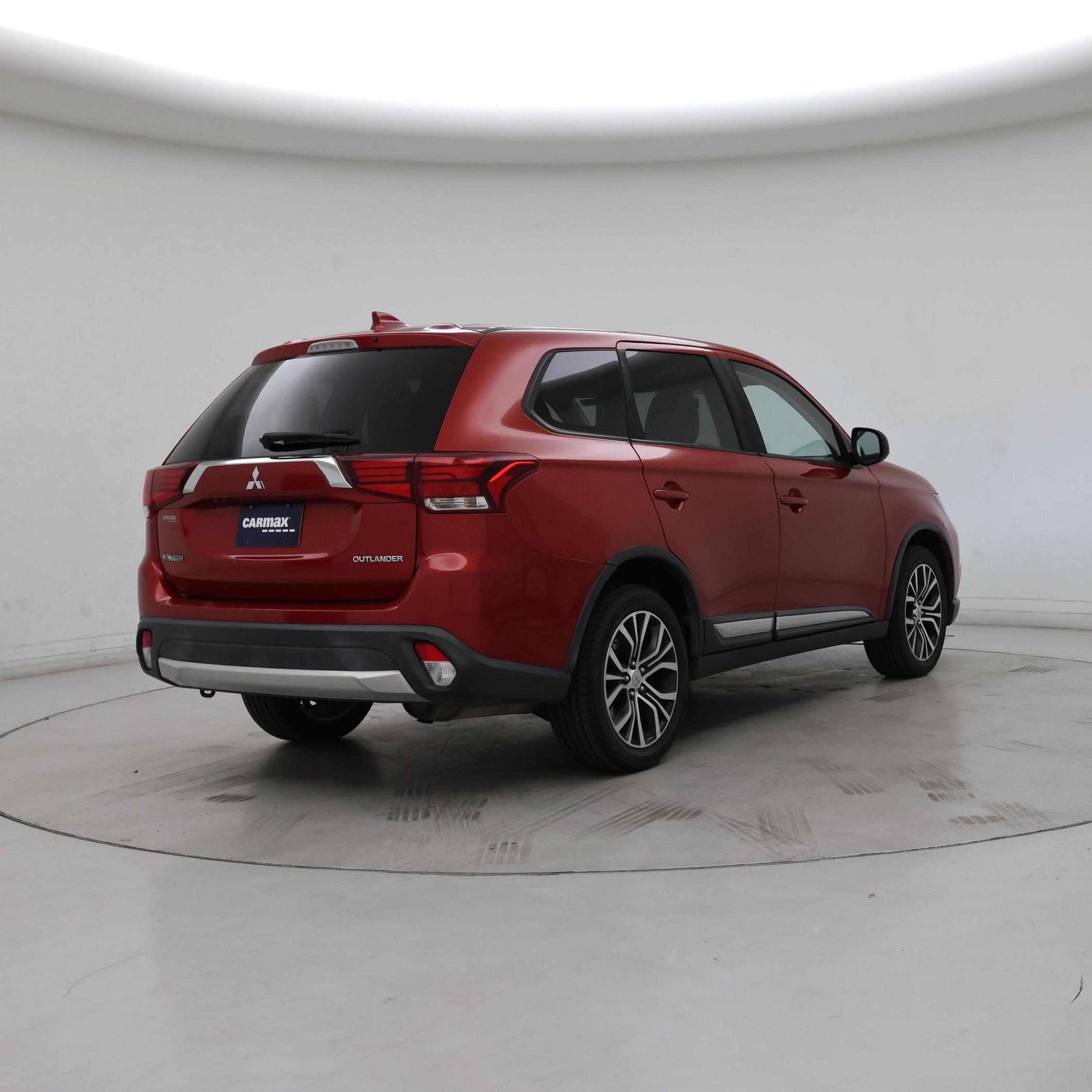 Thumbnail: 2018 Mitsubishi Outlander - 8