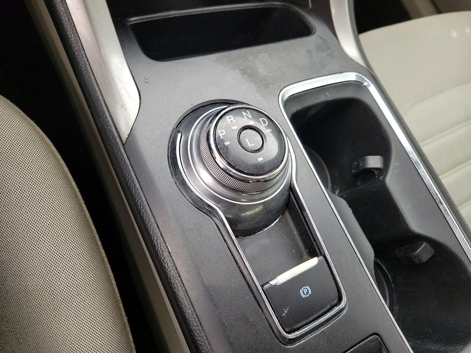 2019 Ford Fusion Hybrid SE - Photo 16