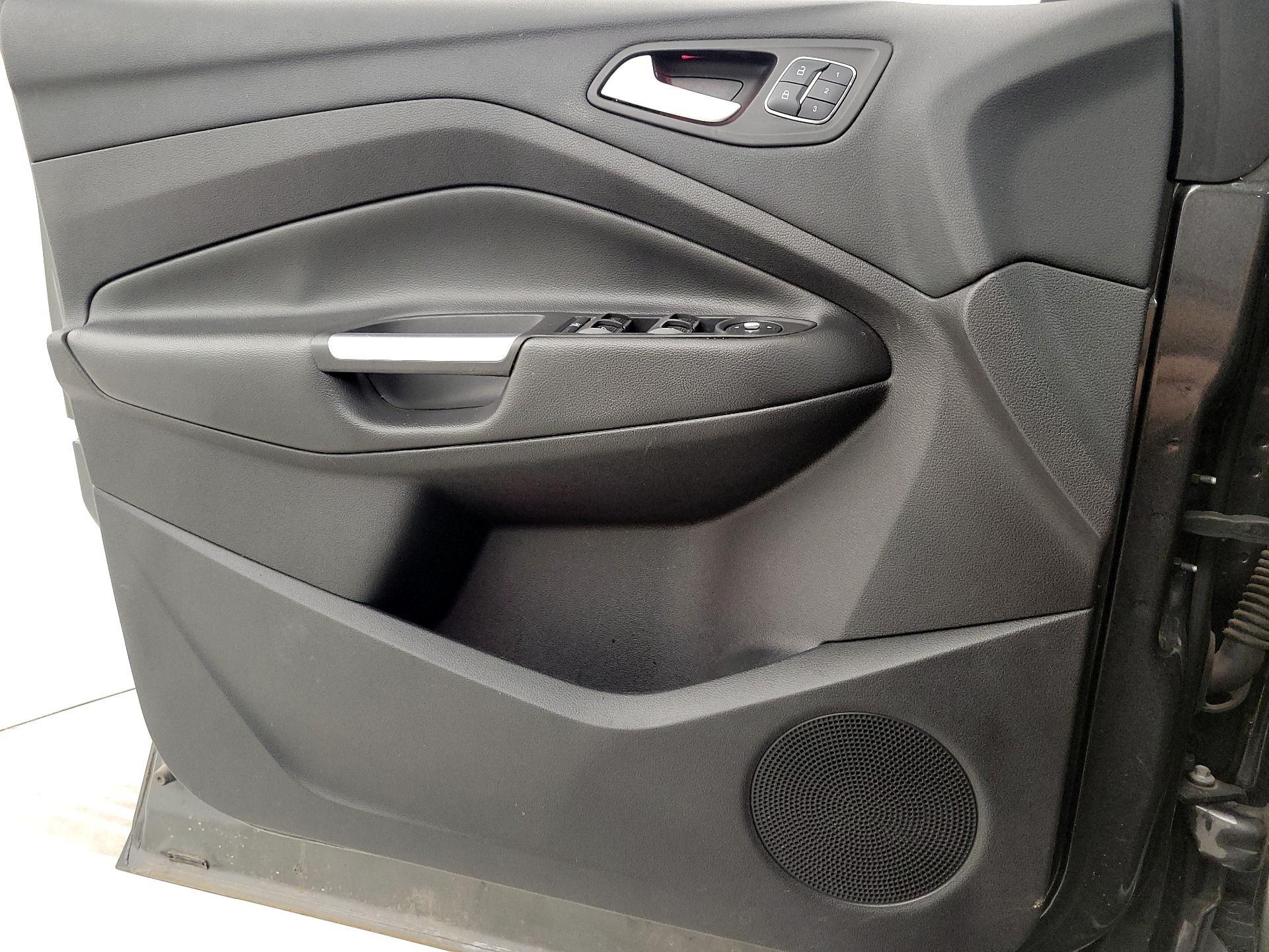 Thumbnail: 2016 Ford Escape - 12