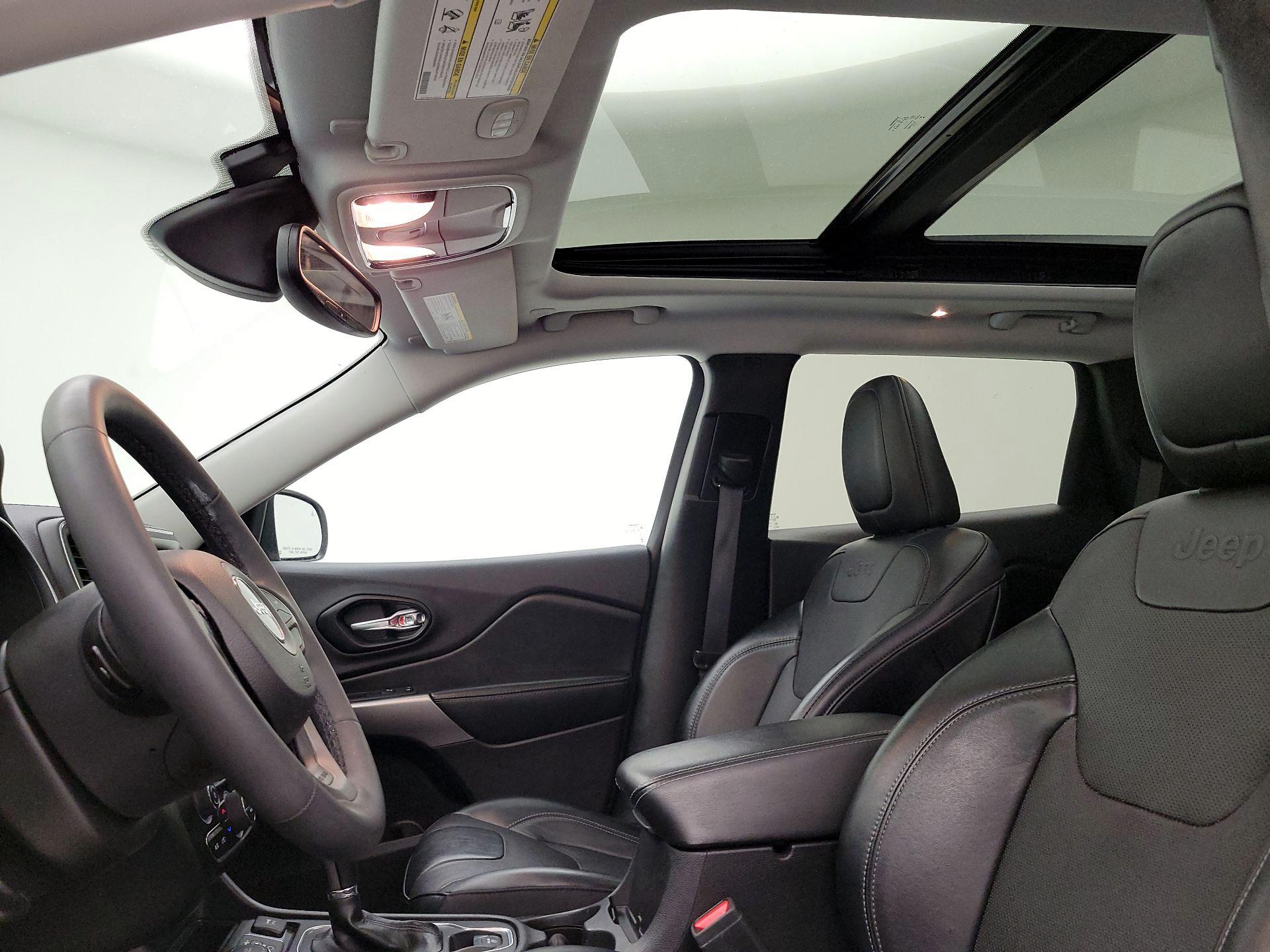 Thumbnail: 2022 Jeep Cherokee - 19
