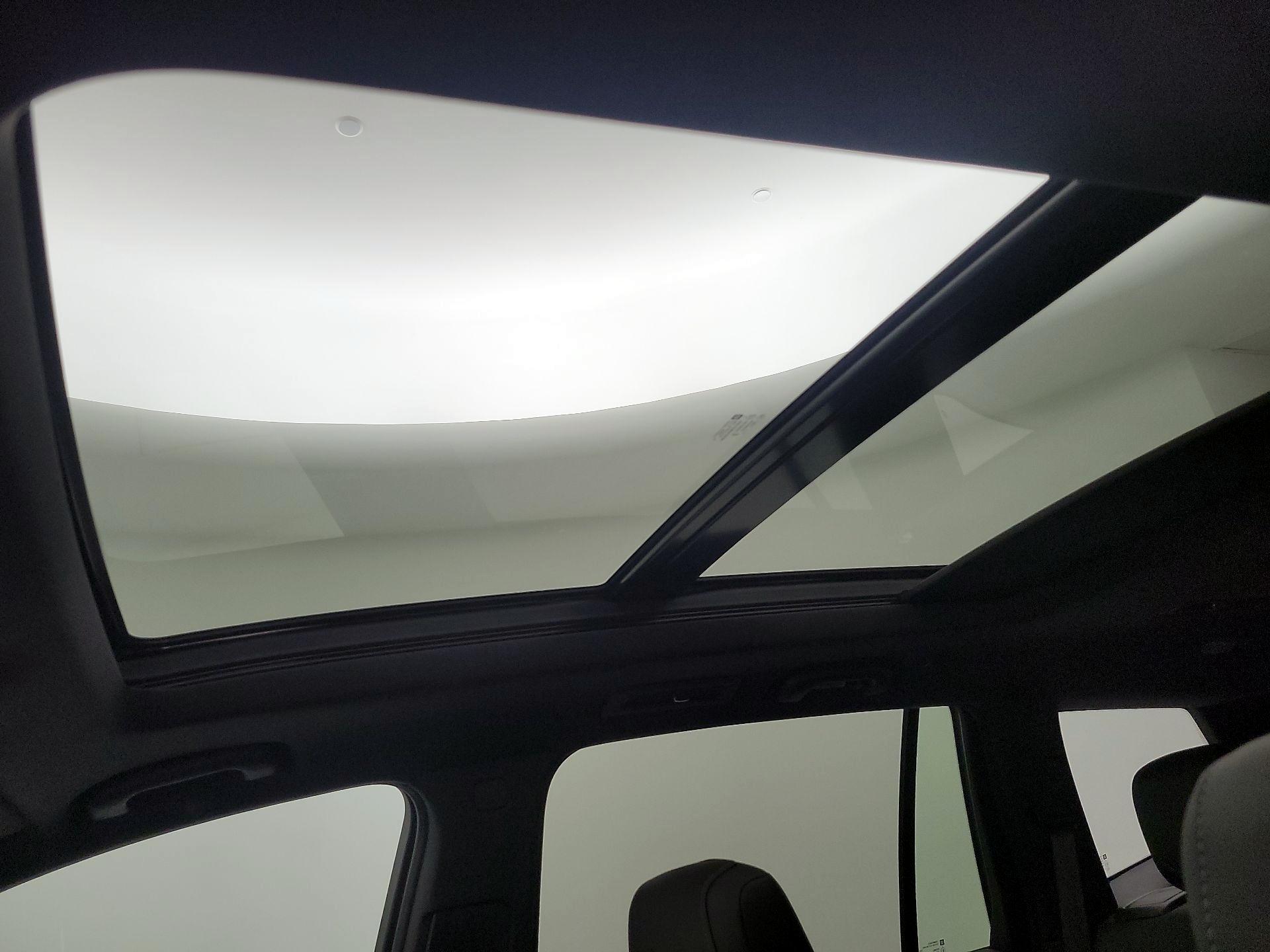 Thumbnail: 2021 Cadillac XT6 - 19