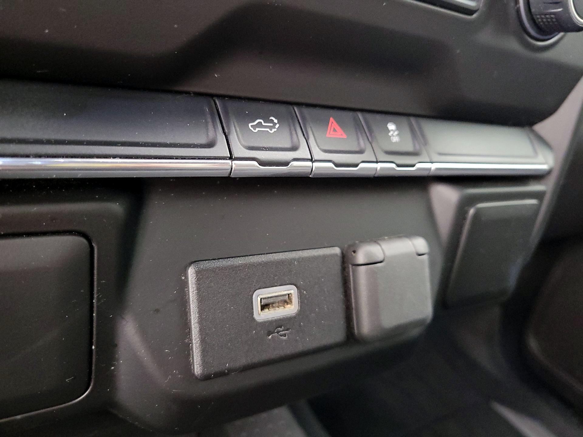 Thumbnail: 2020 Chevrolet Silverado 1500 - 18