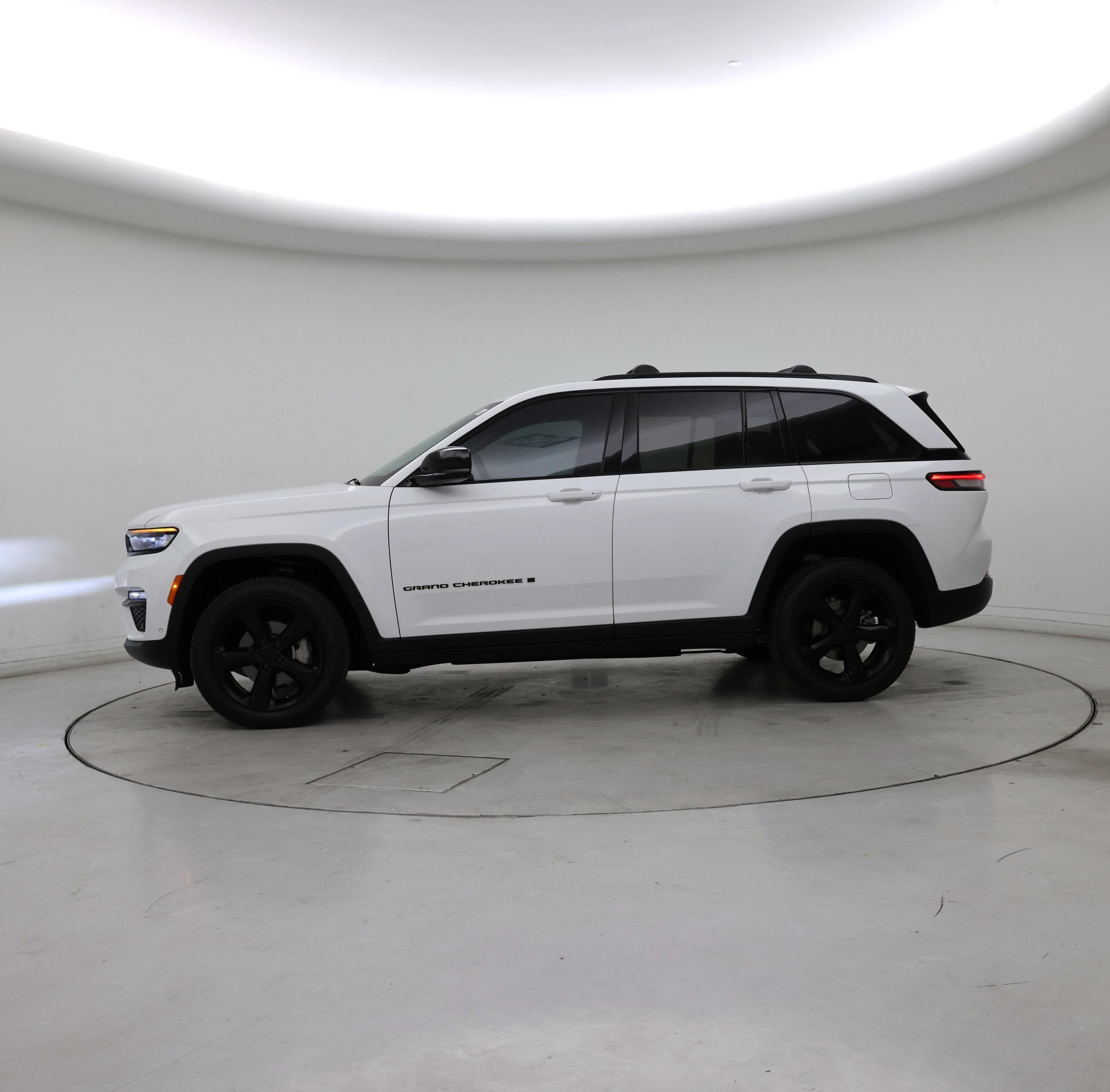 Thumbnail: 2024 Jeep Grand Cherokee - 3