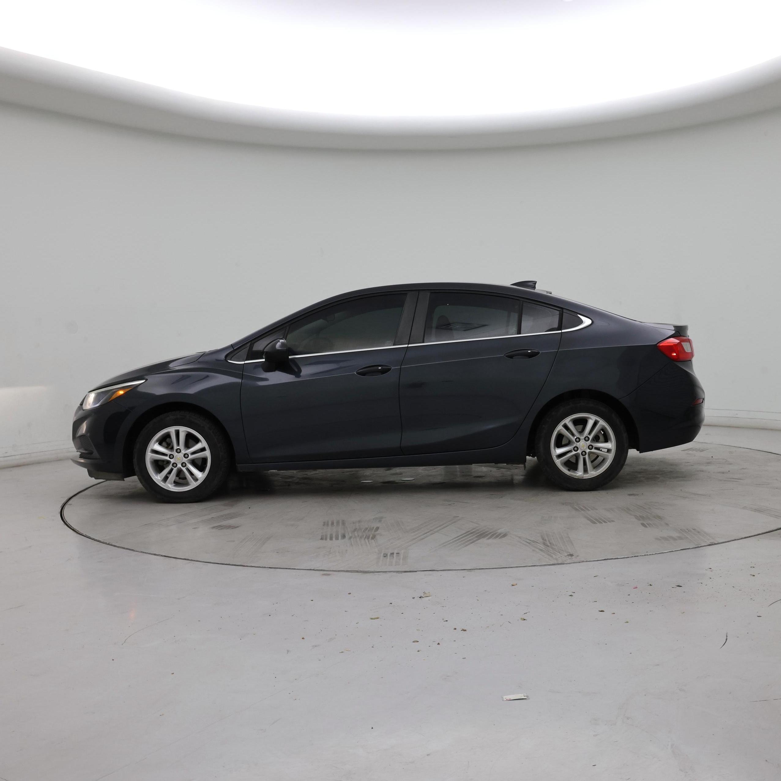 Thumbnail: 2017 Chevrolet Cruze - 3