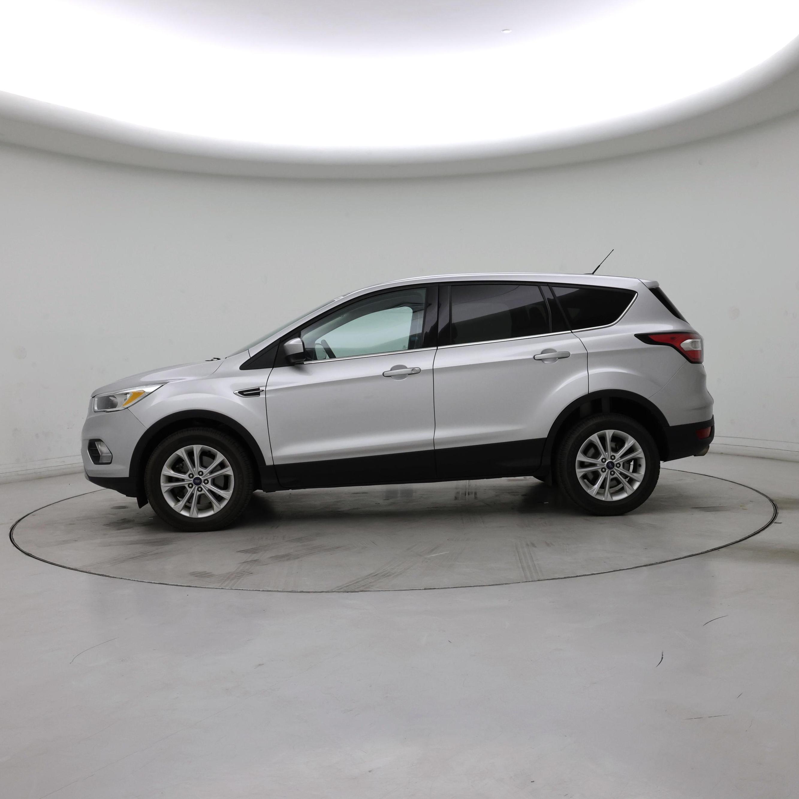 Thumbnail: 2017 Ford Escape - 3