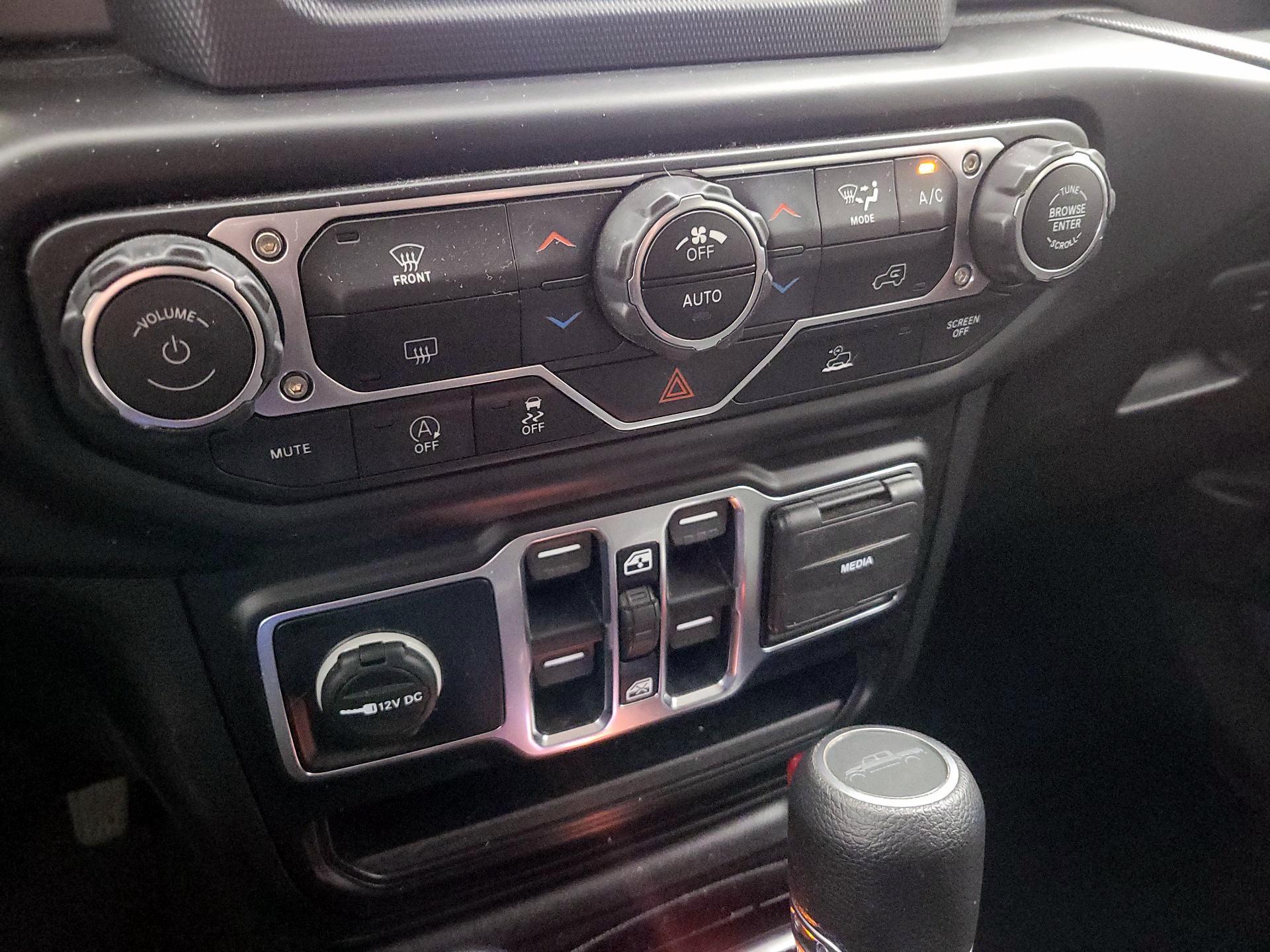 Thumbnail: 2020 Jeep Gladiator - 16