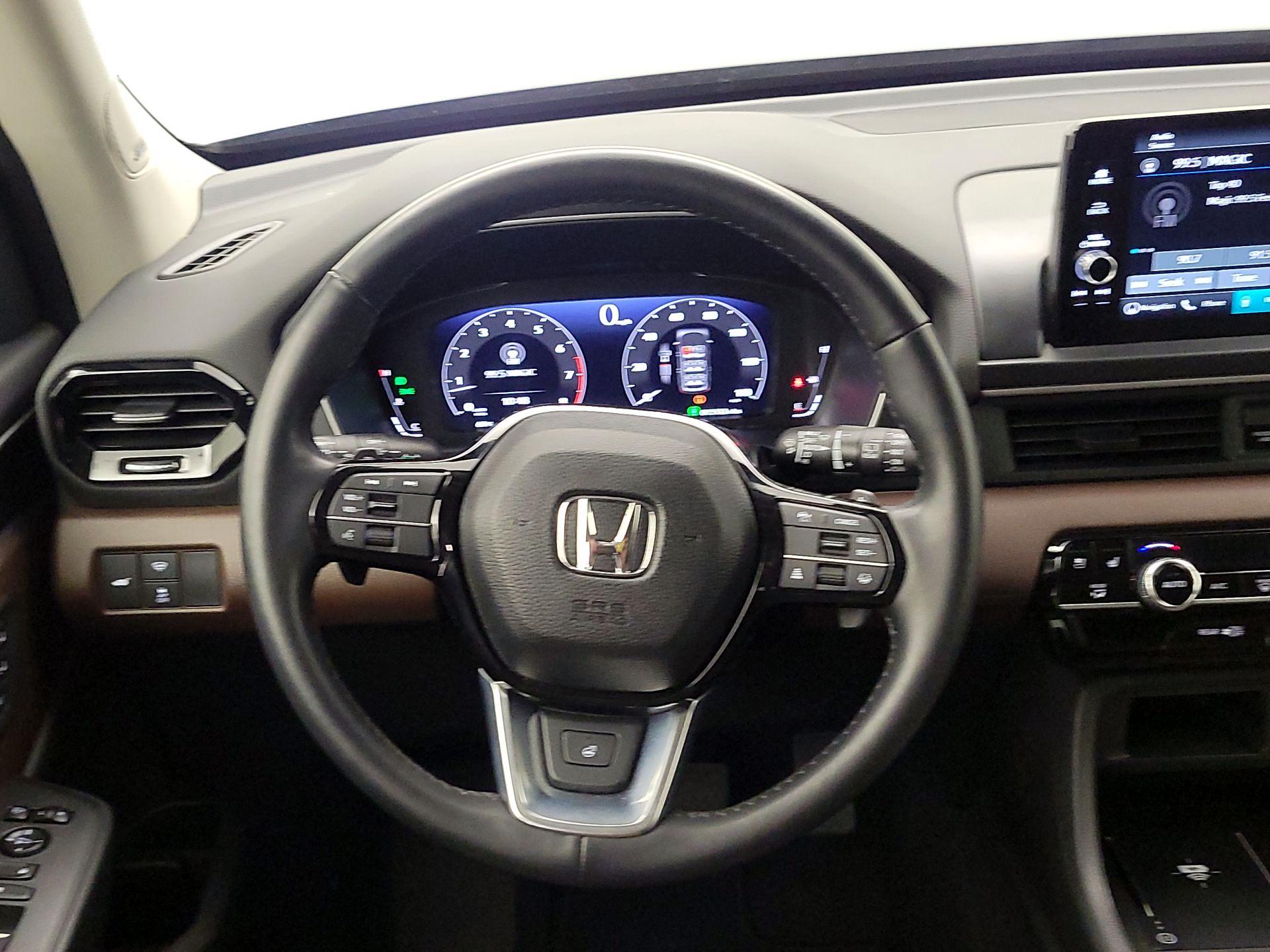 Thumbnail: 2023 Honda Pilot - 10