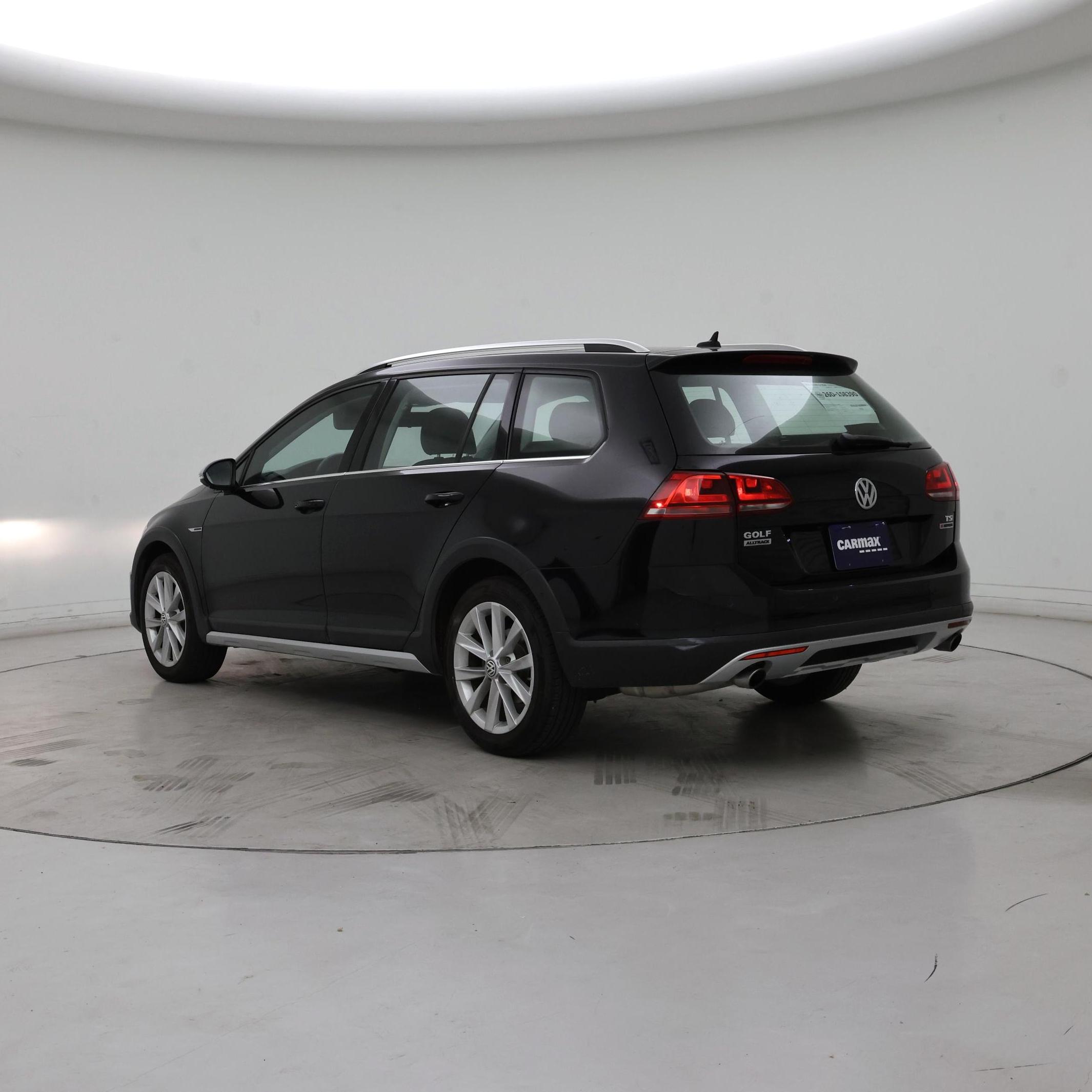 Thumbnail: 2017 Volkswagen Golf - 2