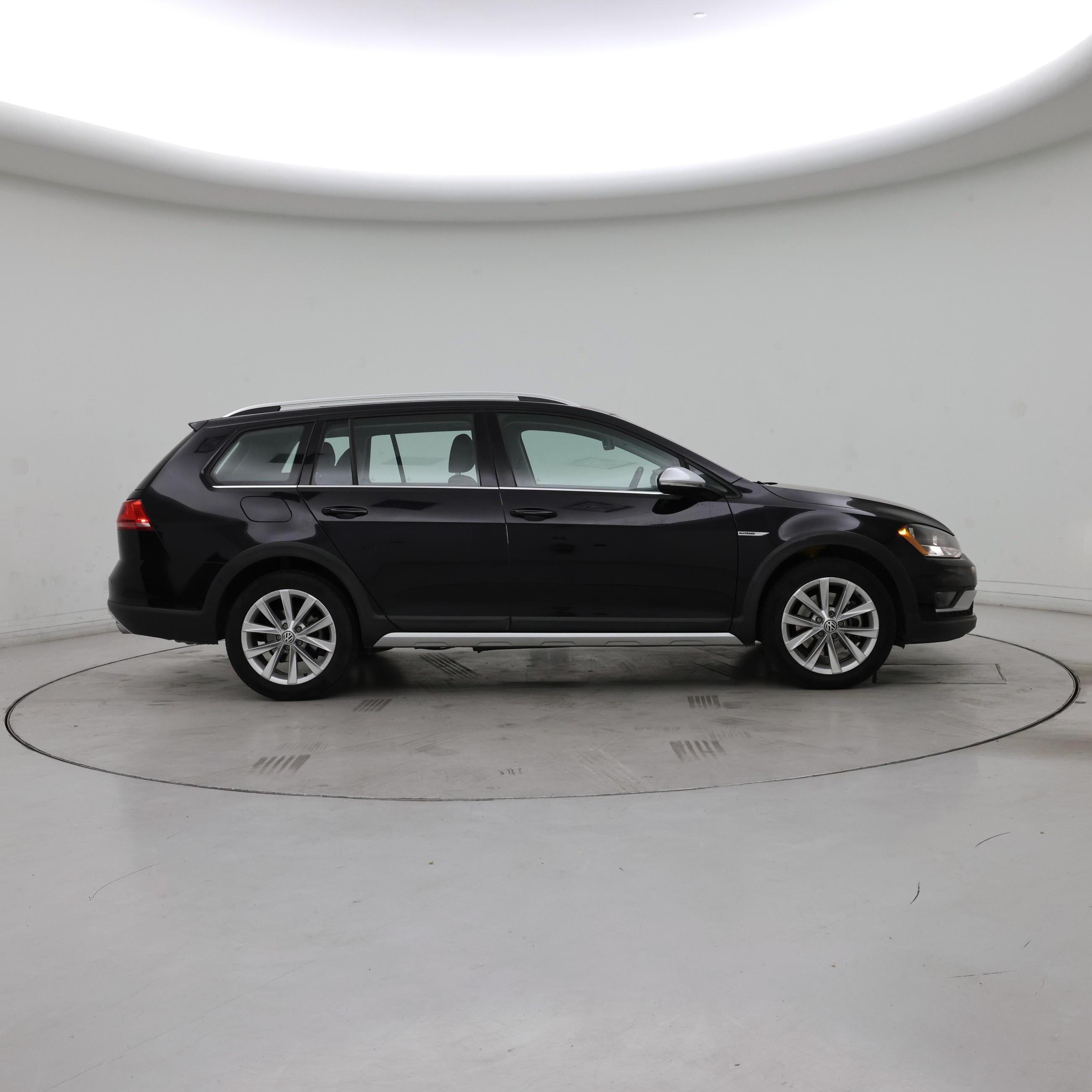 Thumbnail: 2017 Volkswagen Golf - 7
