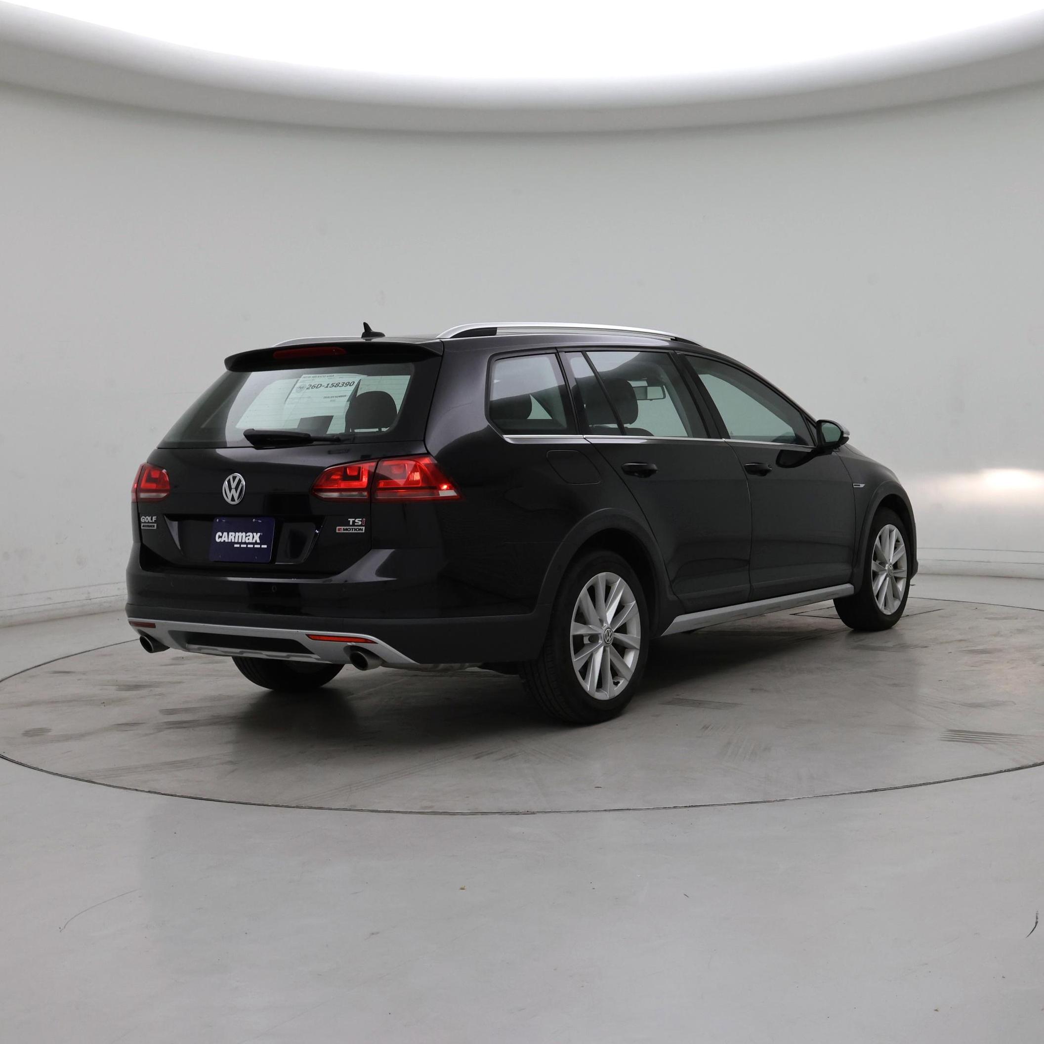 Thumbnail: 2017 Volkswagen Golf - 8