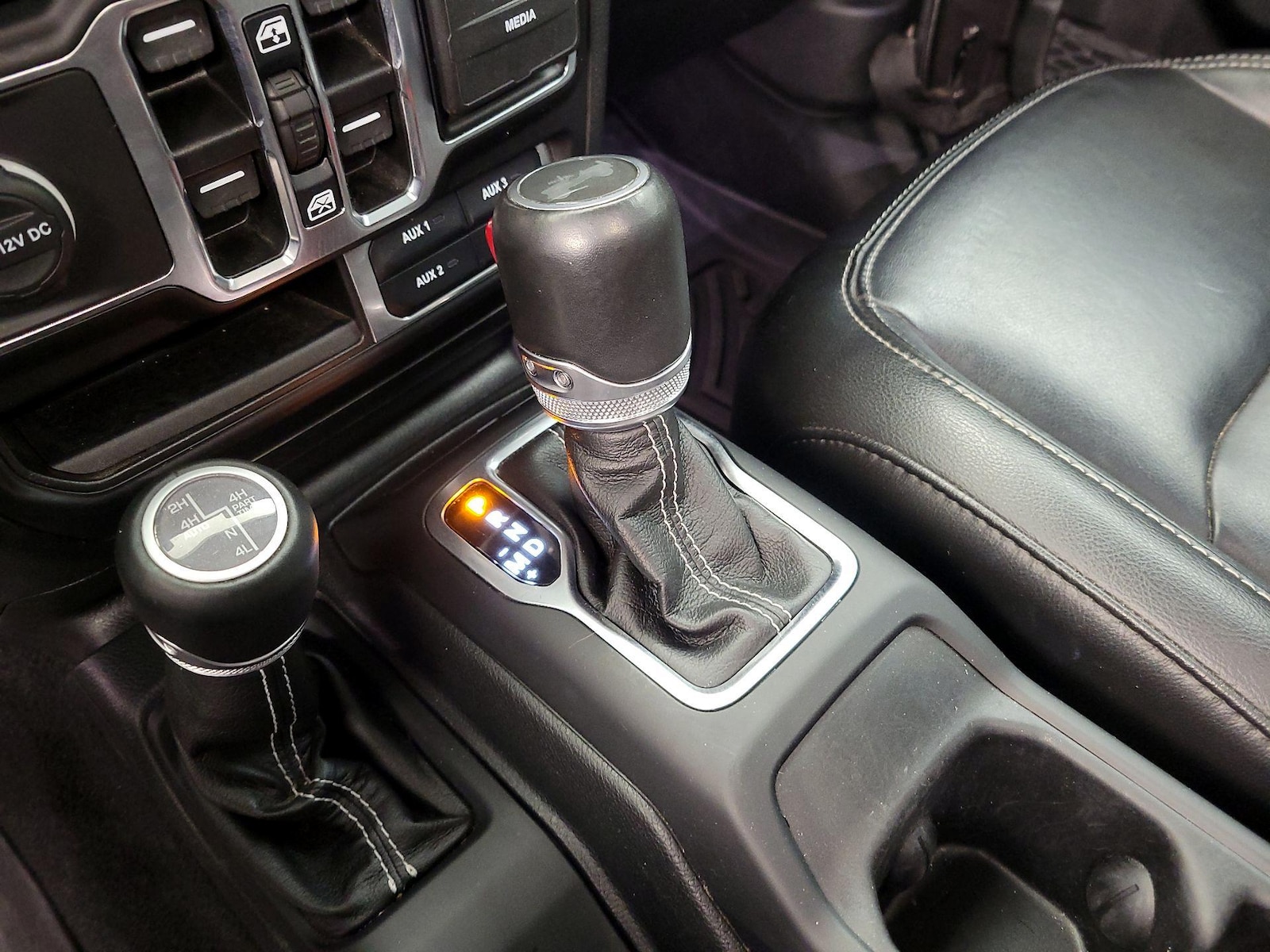 2022 Jeep Wrangler Unlimited Sahara 4XE - Photo 16