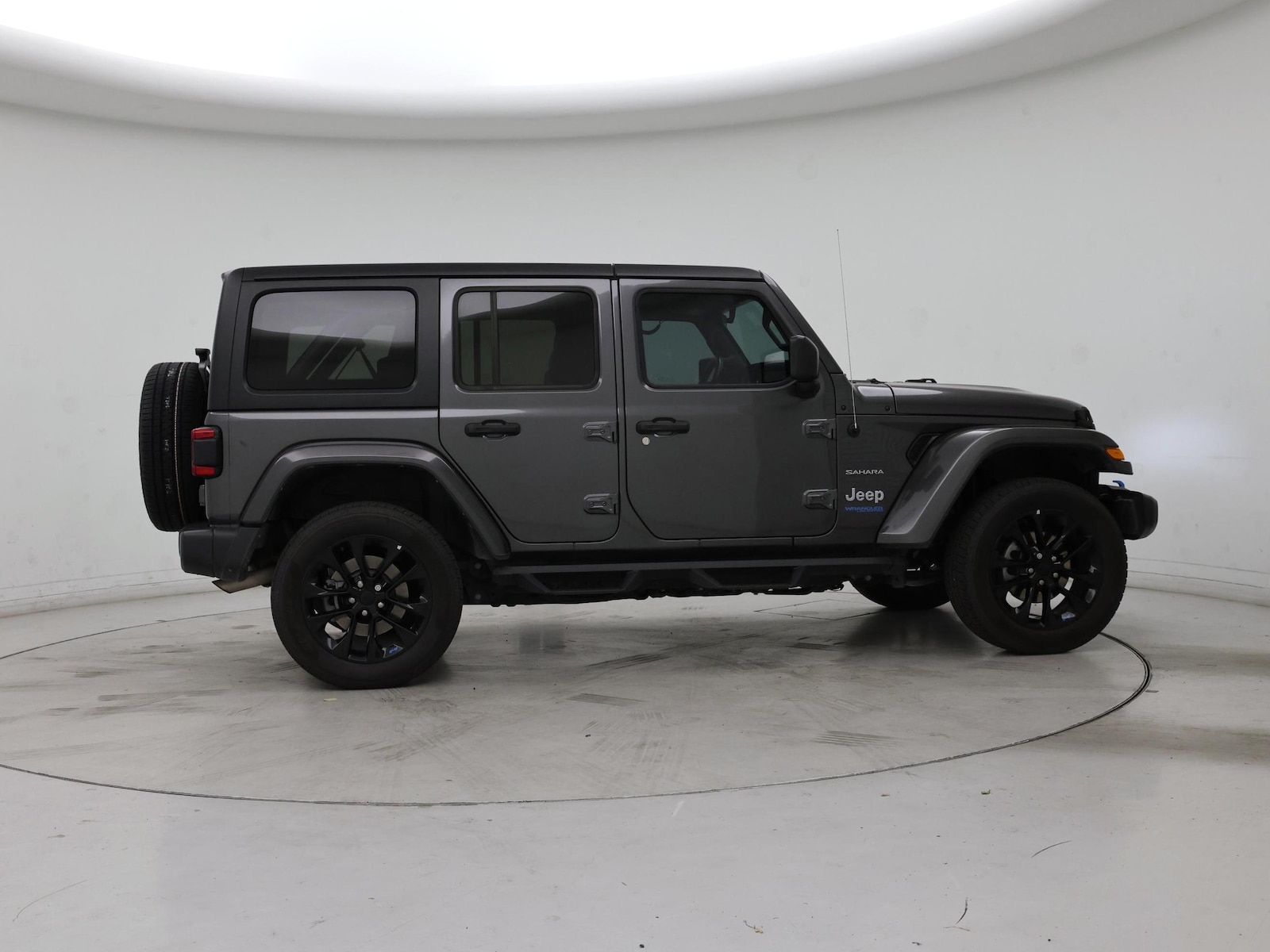 2022 Jeep Wrangler Unlimited Sahara 4XE - Photo 8