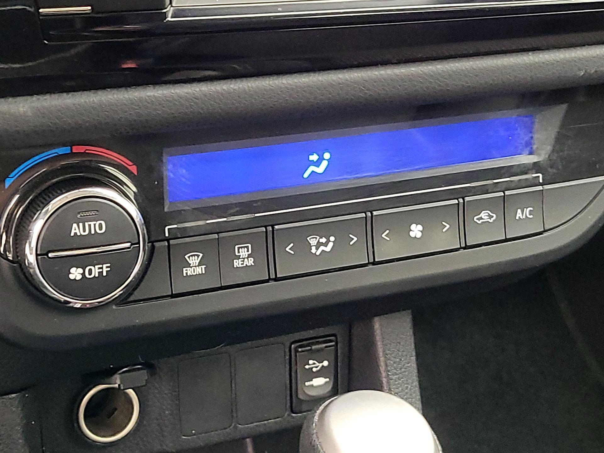 Thumbnail: 2014 Toyota Corolla - 14