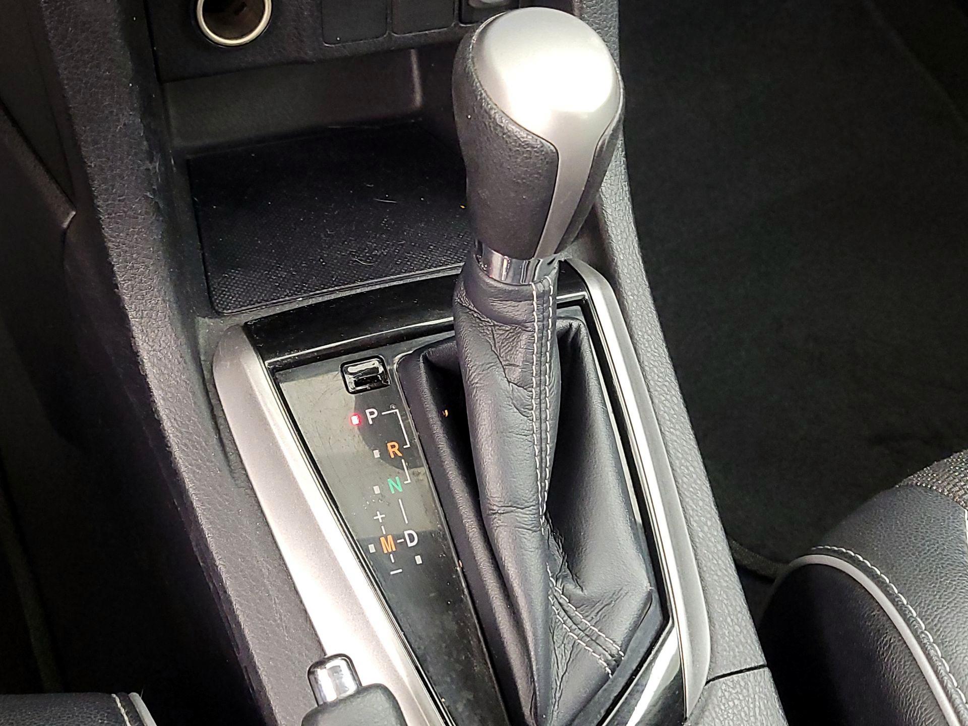 Thumbnail: 2014 Toyota Corolla - 15
