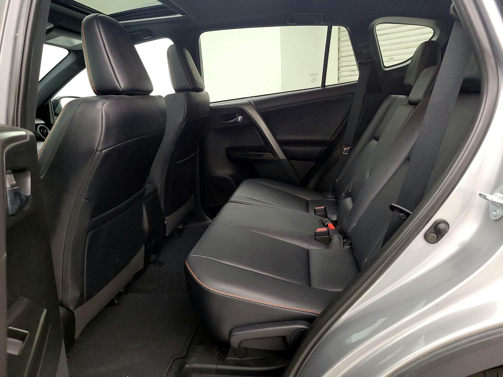 Thumbnail: 2017 Toyota RAV4 - 20