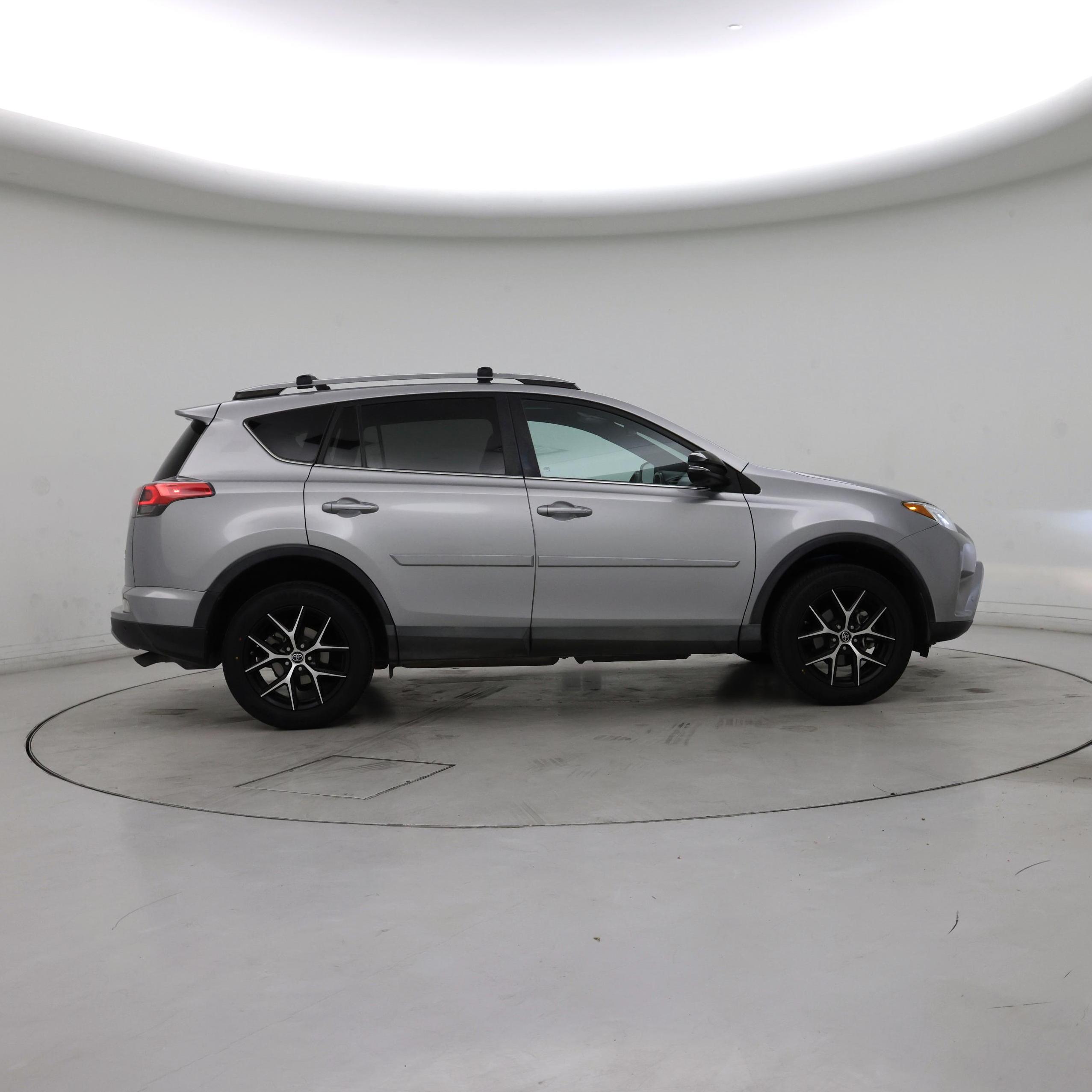 Thumbnail: 2017 Toyota RAV4 - 7