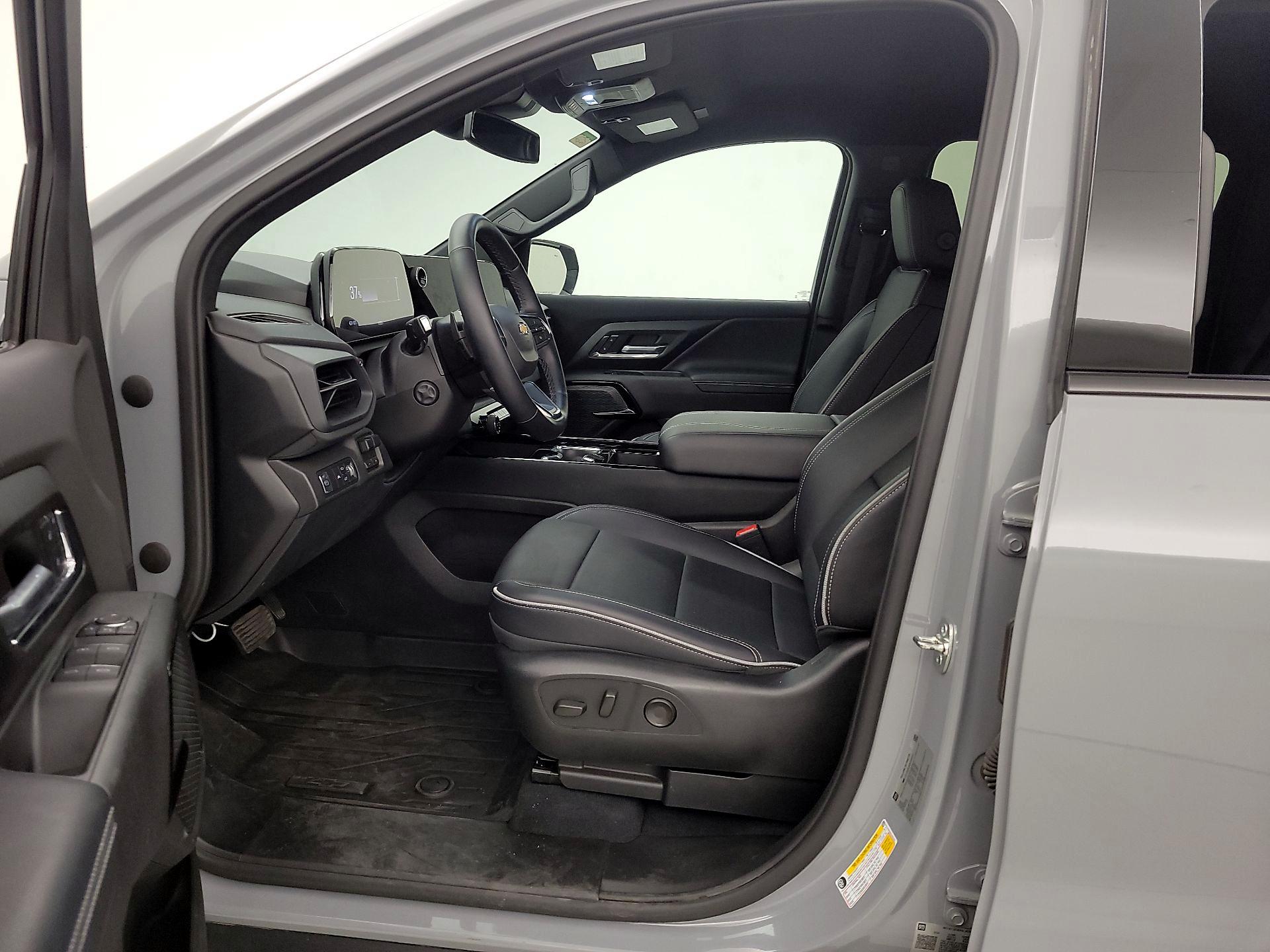 Thumbnail: 2025 Chevrolet Silverado EV - 11