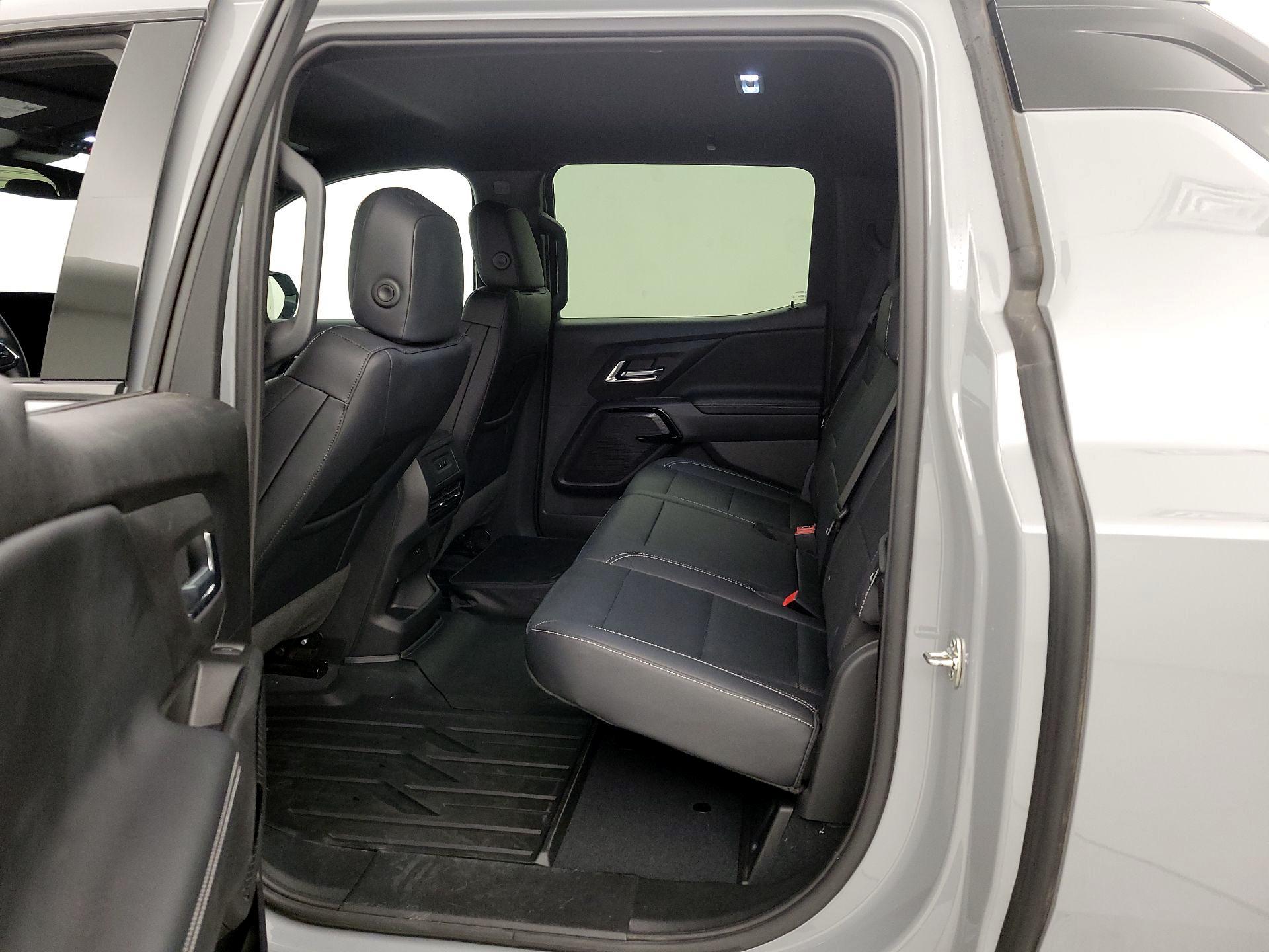 Thumbnail: 2025 Chevrolet Silverado EV - 20