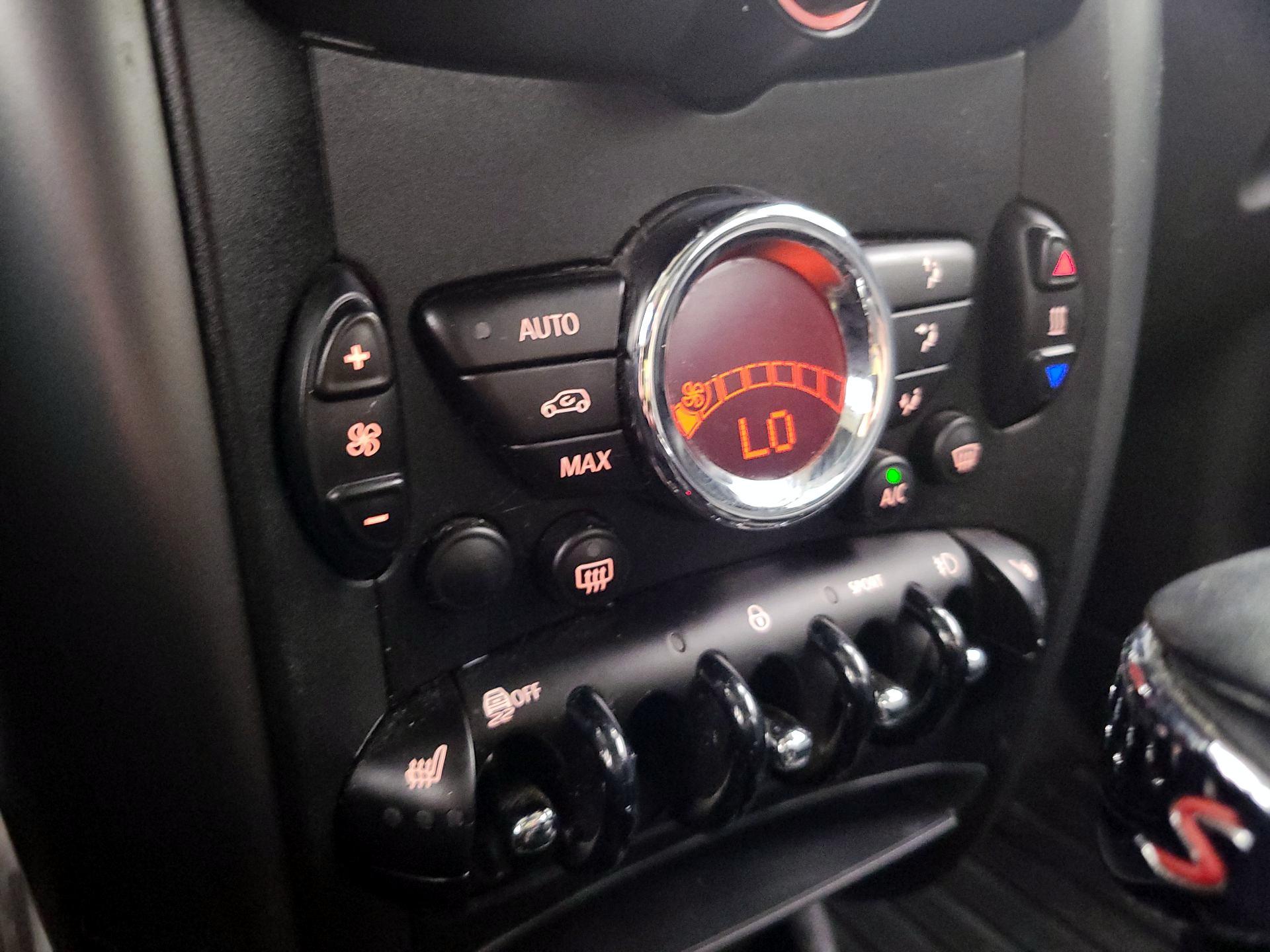 Thumbnail: 2016 MINI Cooper Countryman - 14