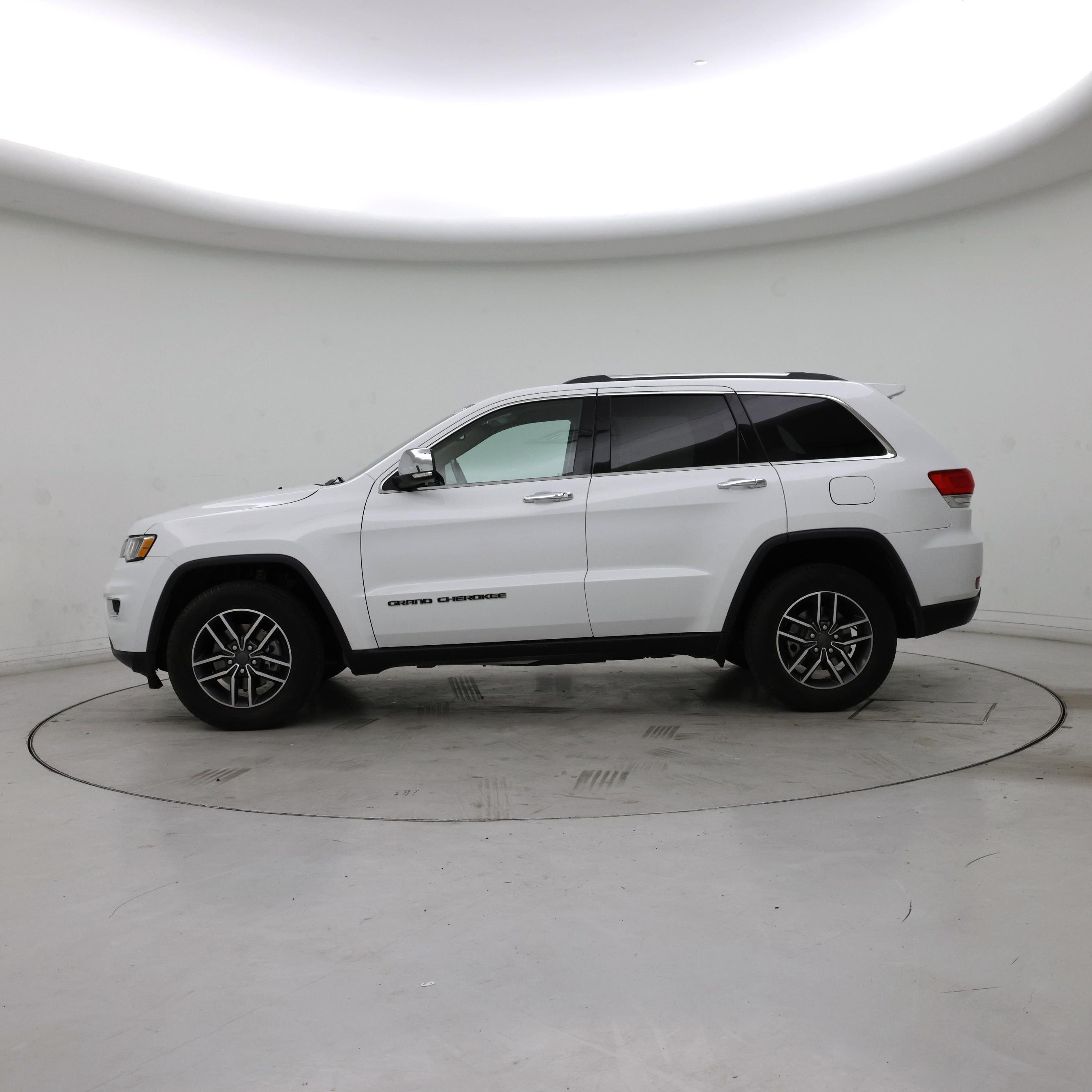 Thumbnail: 2019 Jeep Grand Cherokee - 3