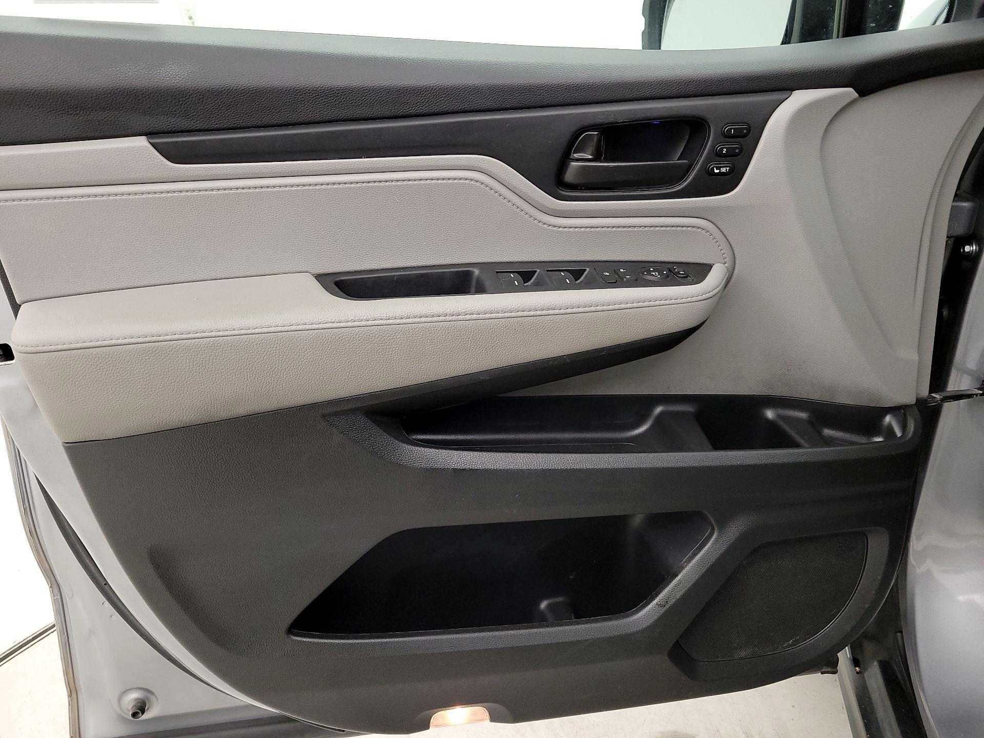 Thumbnail: 2023 Honda Odyssey - 12