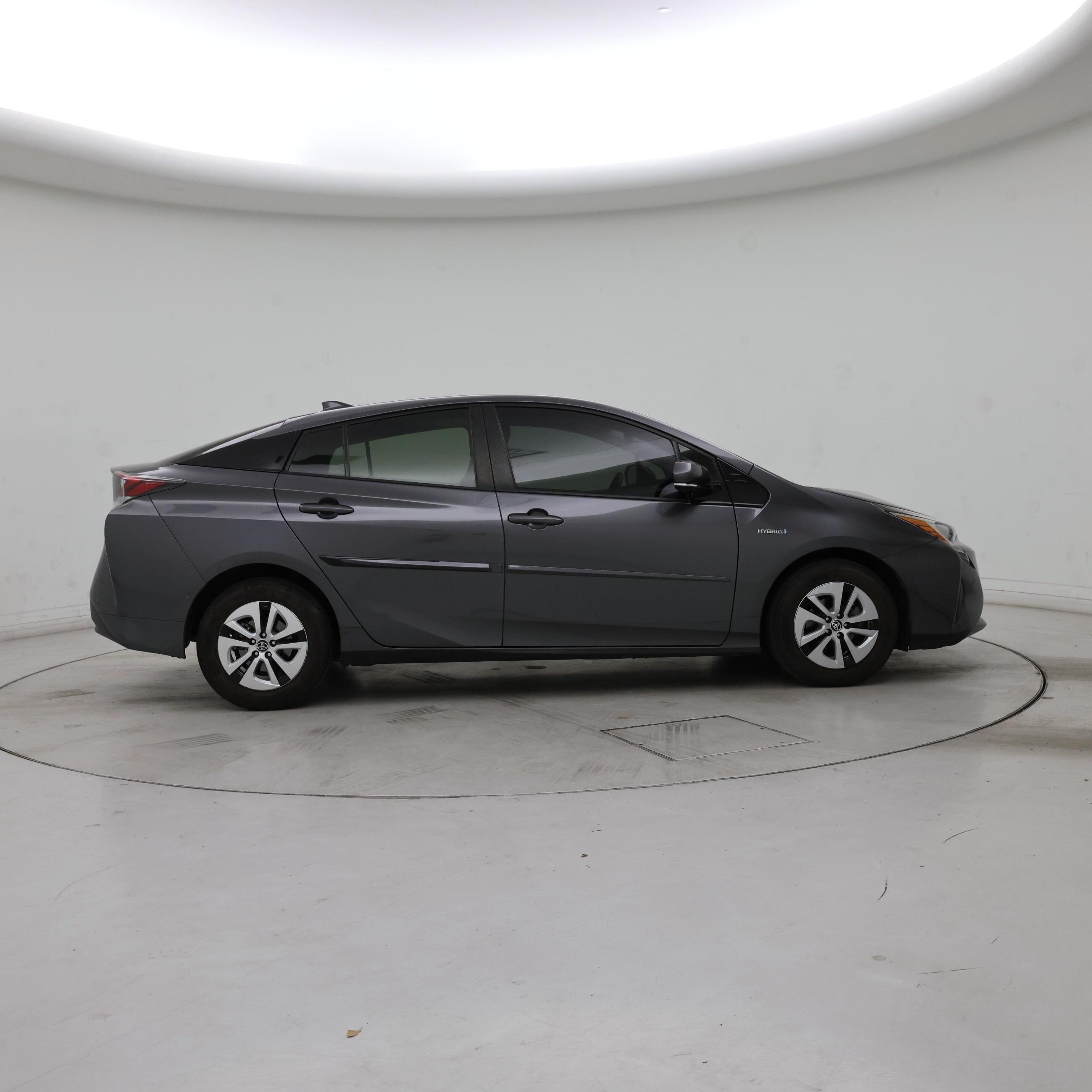 Thumbnail: 2017 Toyota Prius - 7