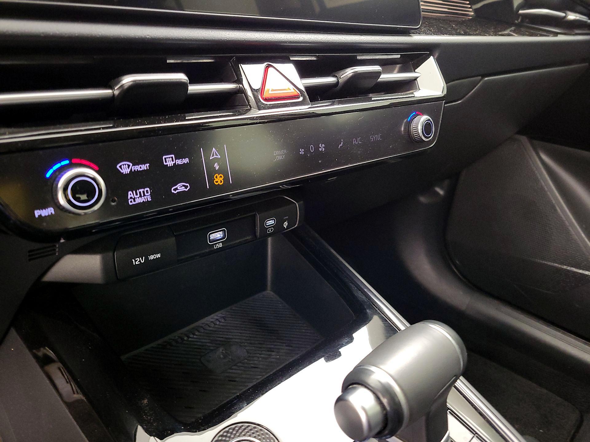 Thumbnail: 2024 Kia Niro - 17