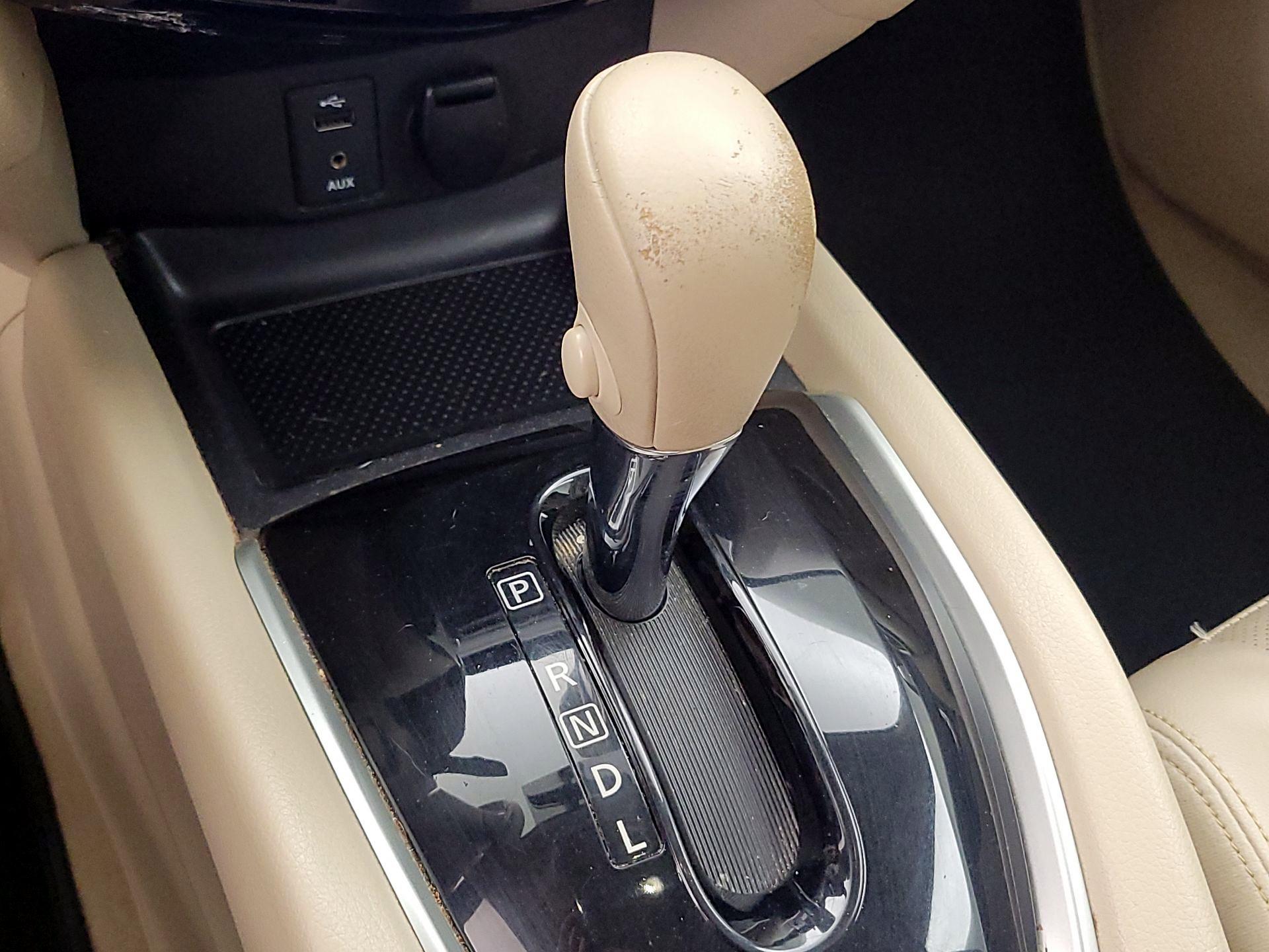 Thumbnail: 2015 Nissan Rogue - 15