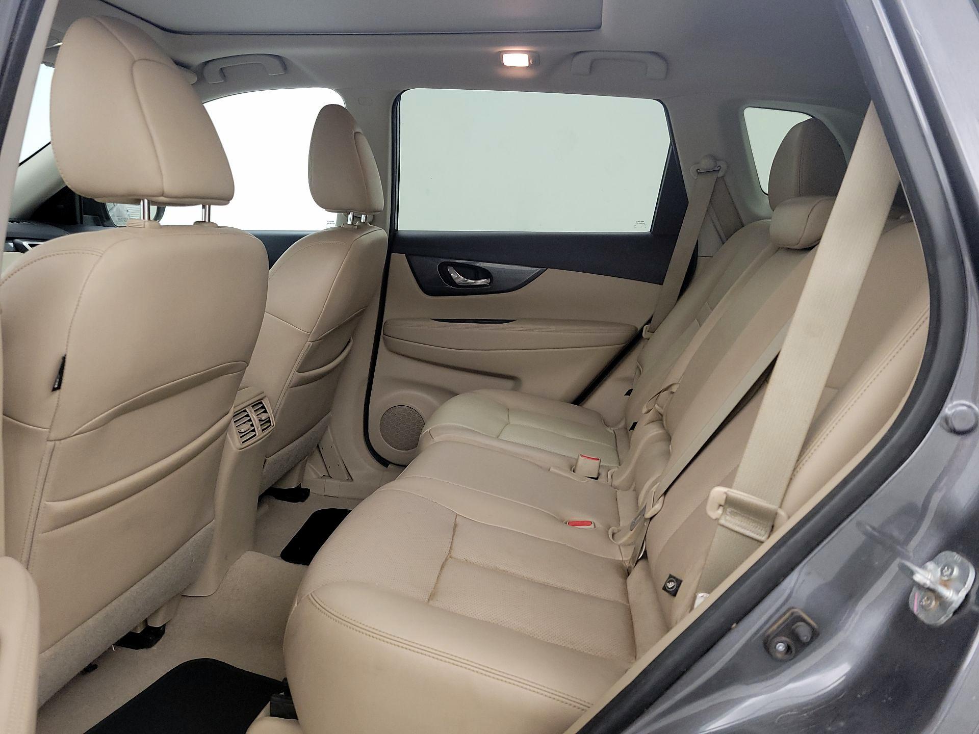 Thumbnail: 2015 Nissan Rogue - 17