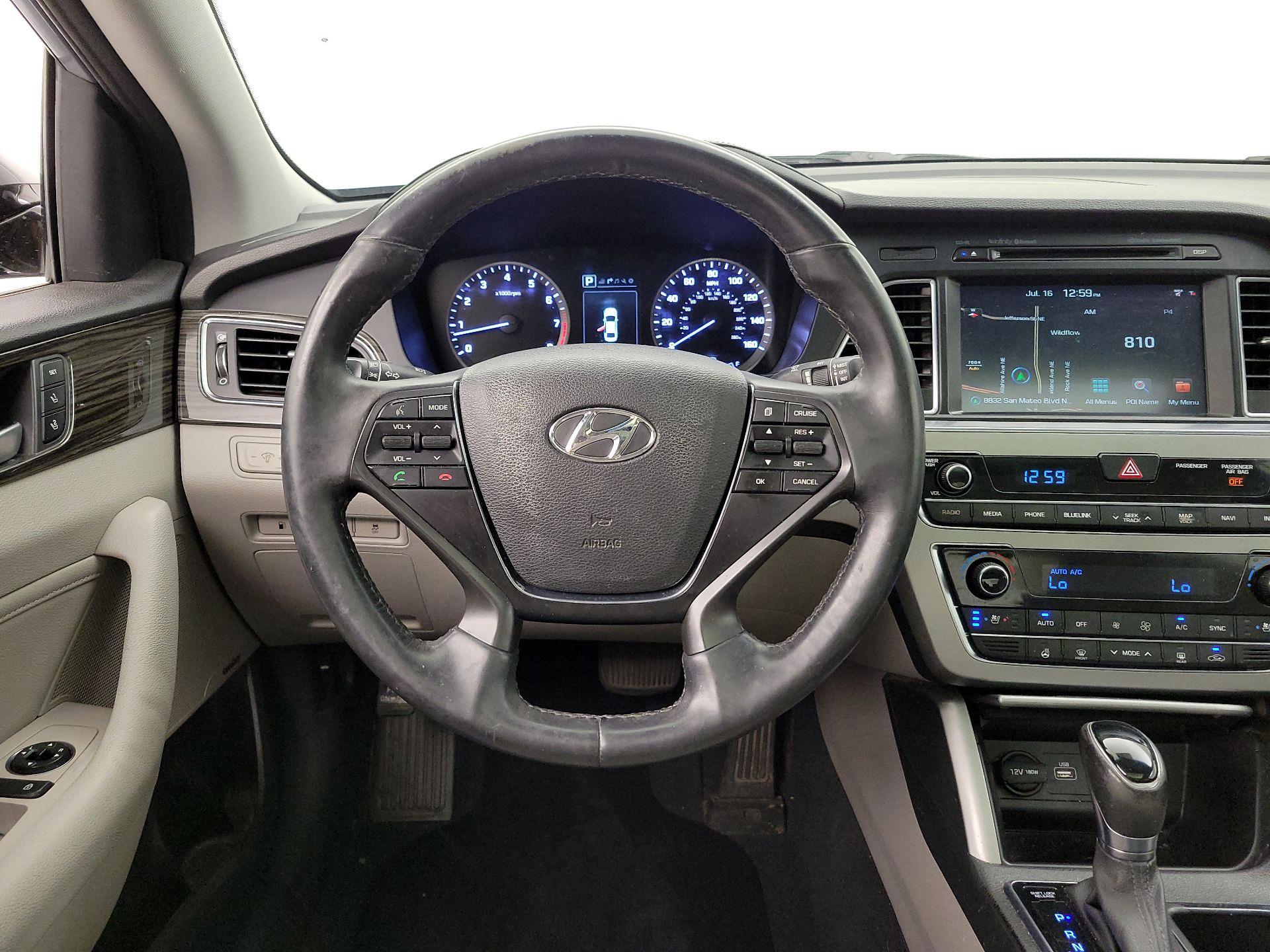 Thumbnail: 2015 Hyundai Sonata - 10