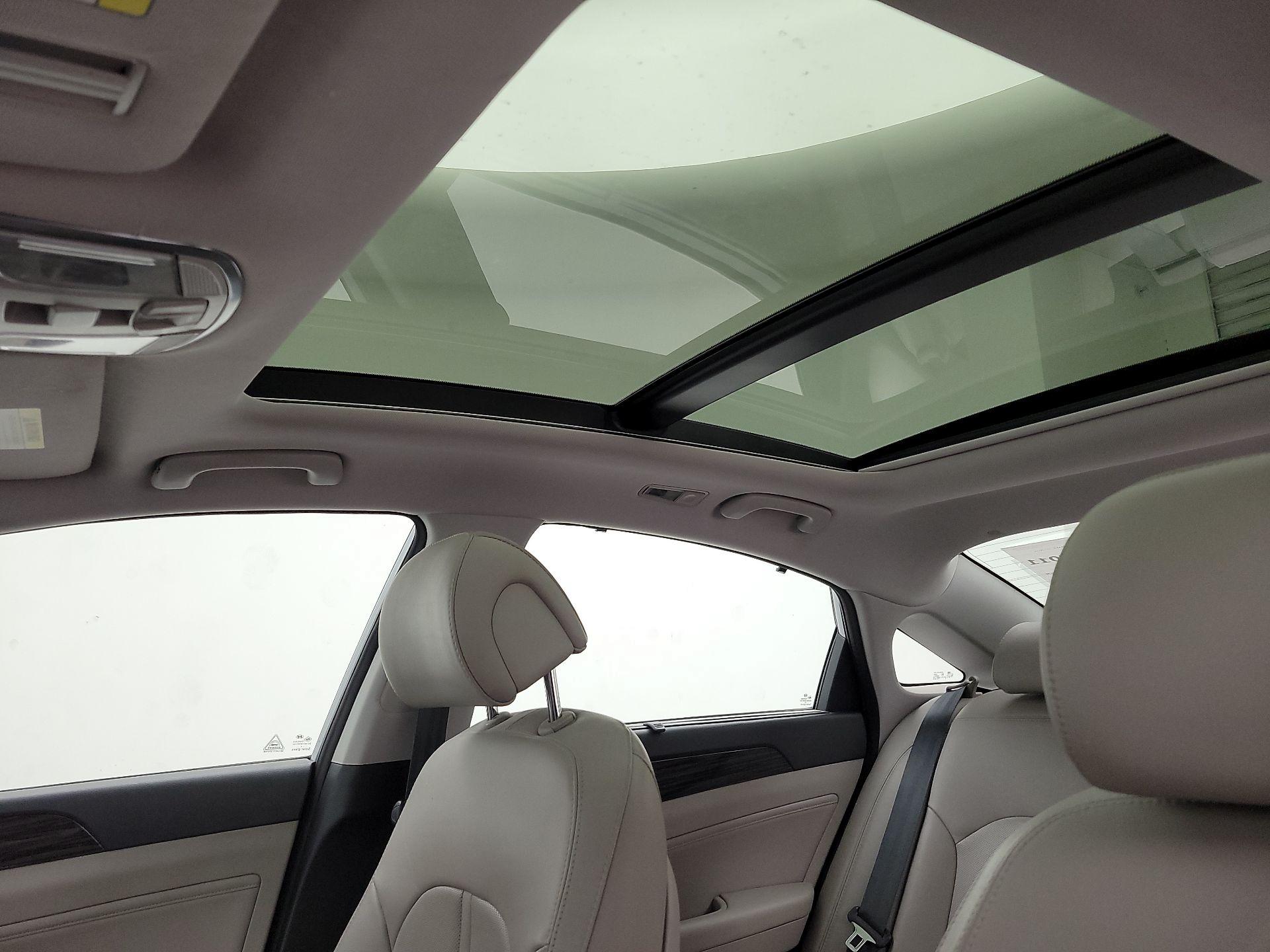 Thumbnail: 2015 Hyundai Sonata - 20