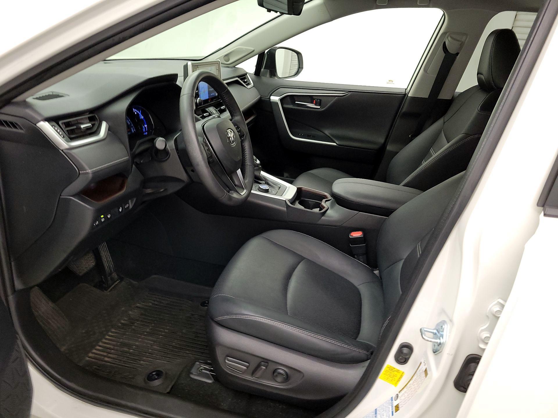 Thumbnail: 2021 Toyota RAV4 - 11
