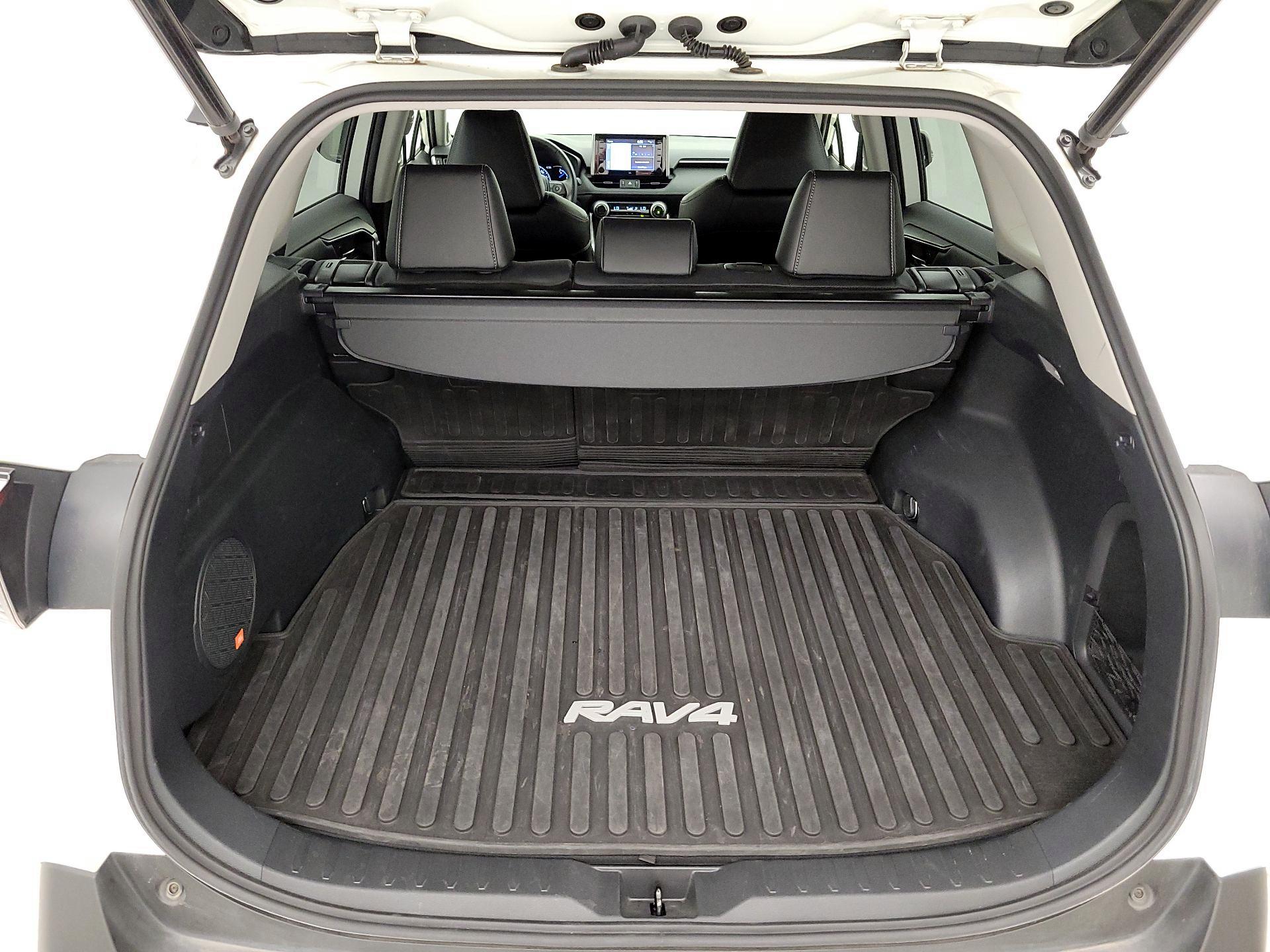 Thumbnail: 2021 Toyota RAV4 - 16
