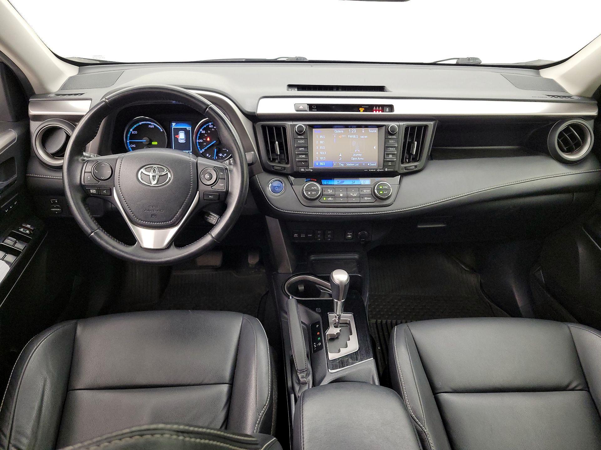 Thumbnail: 2017 Toyota RAV4 - 9