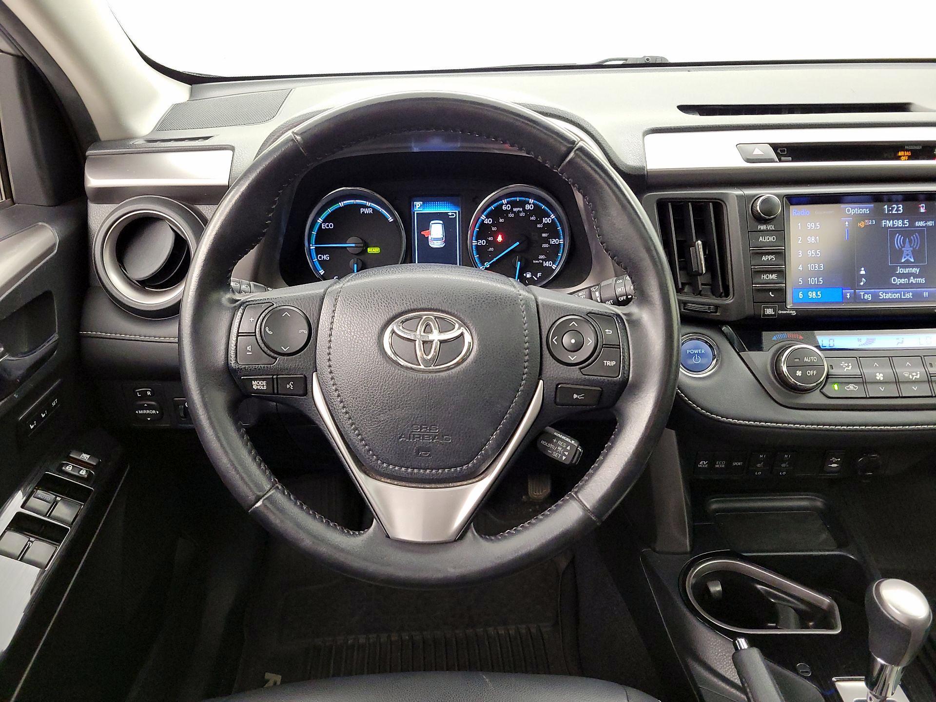 Thumbnail: 2017 Toyota RAV4 - 10