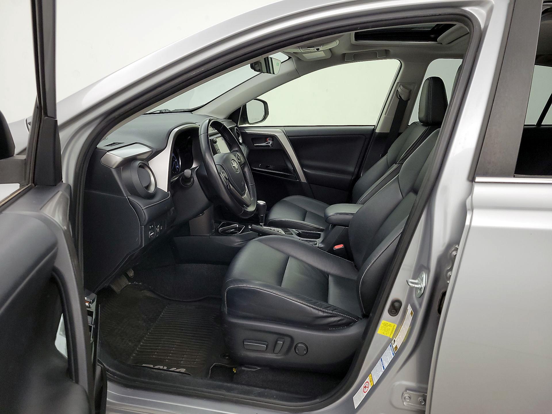 Thumbnail: 2017 Toyota RAV4 - 11