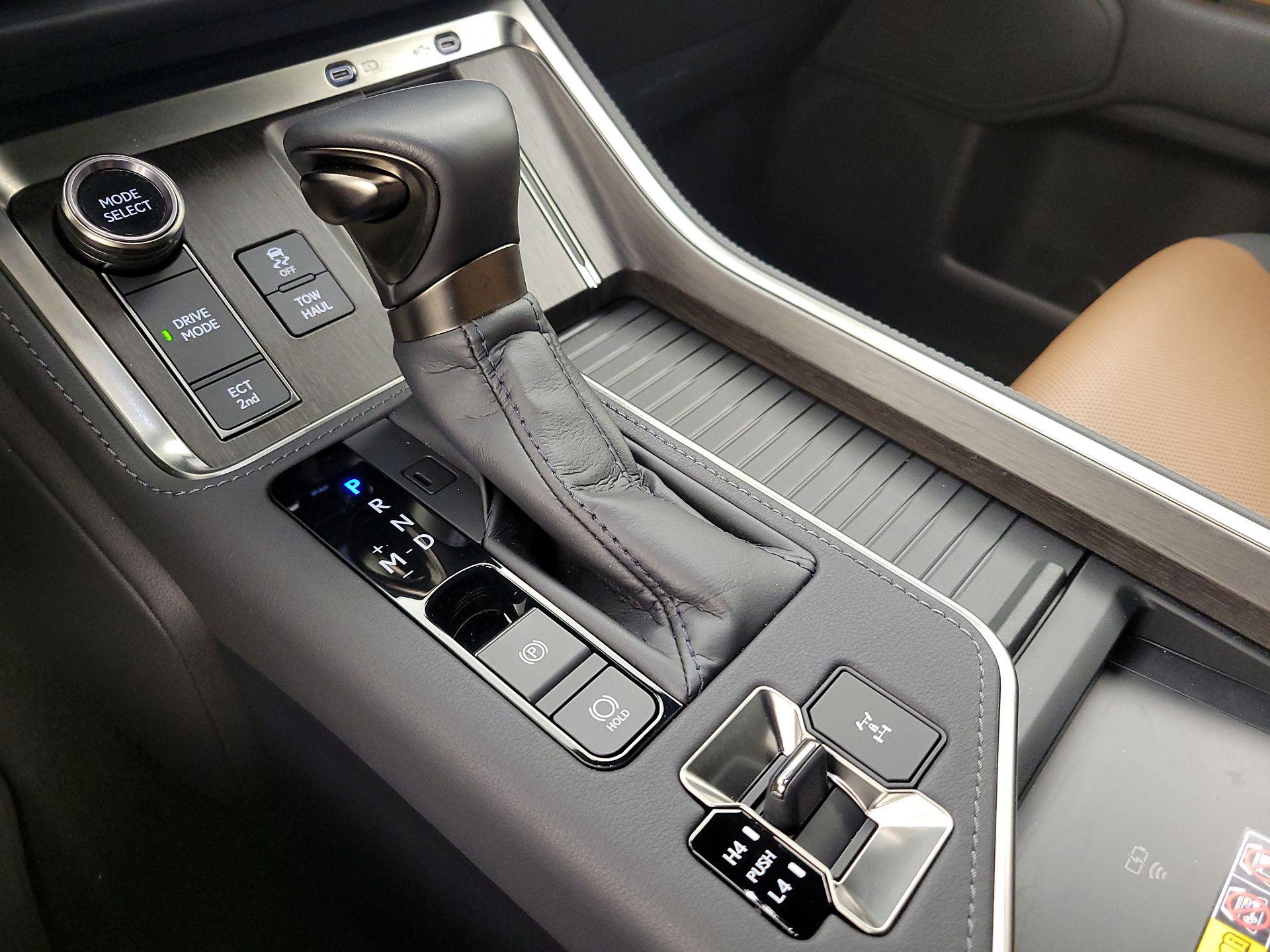 Thumbnail: 2025 Lexus GX - 17
