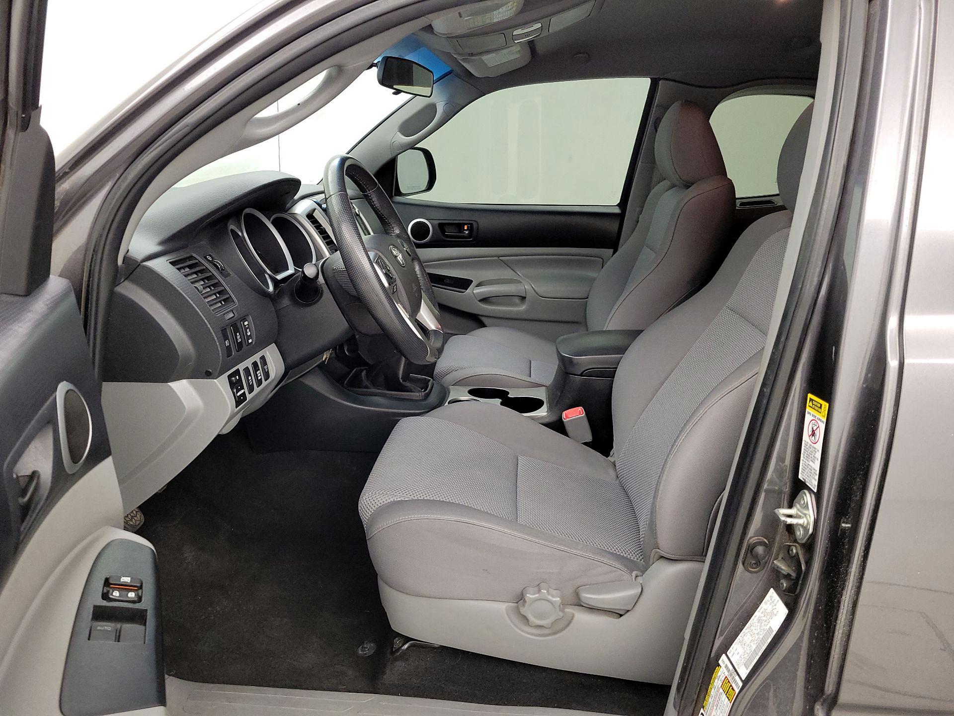 Thumbnail: 2014 Toyota Tacoma - 11