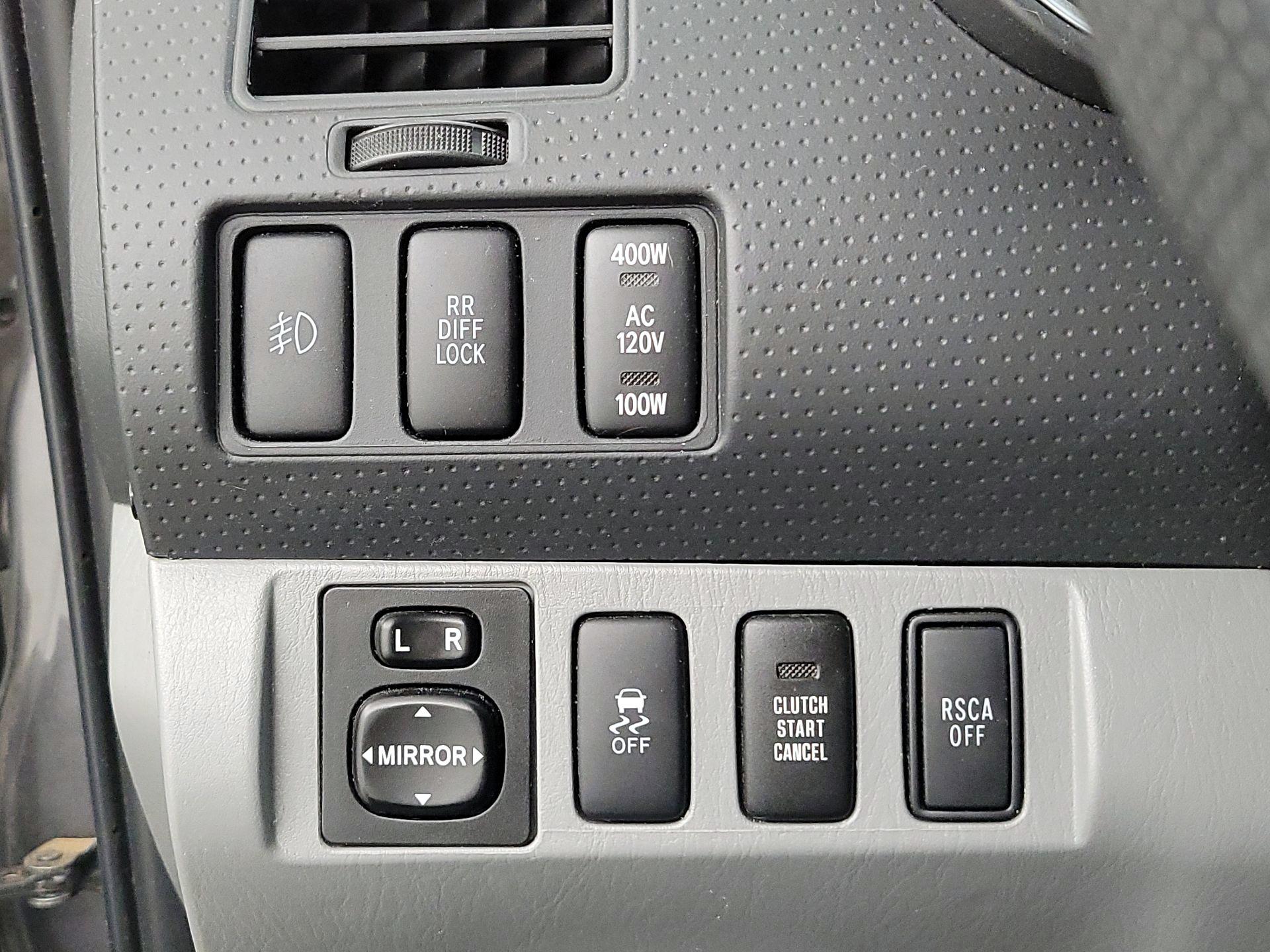 Thumbnail: 2014 Toyota Tacoma - 13