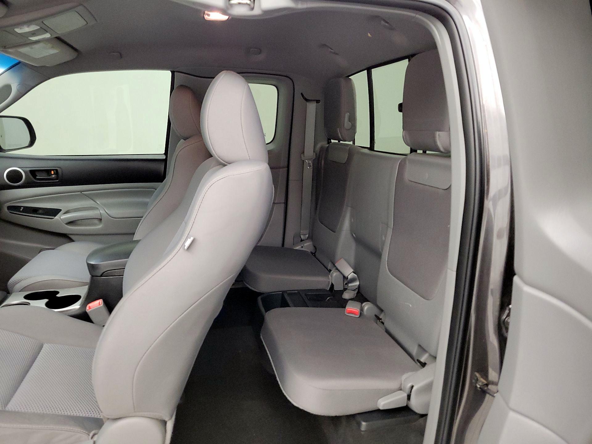 Thumbnail: 2014 Toyota Tacoma - 19